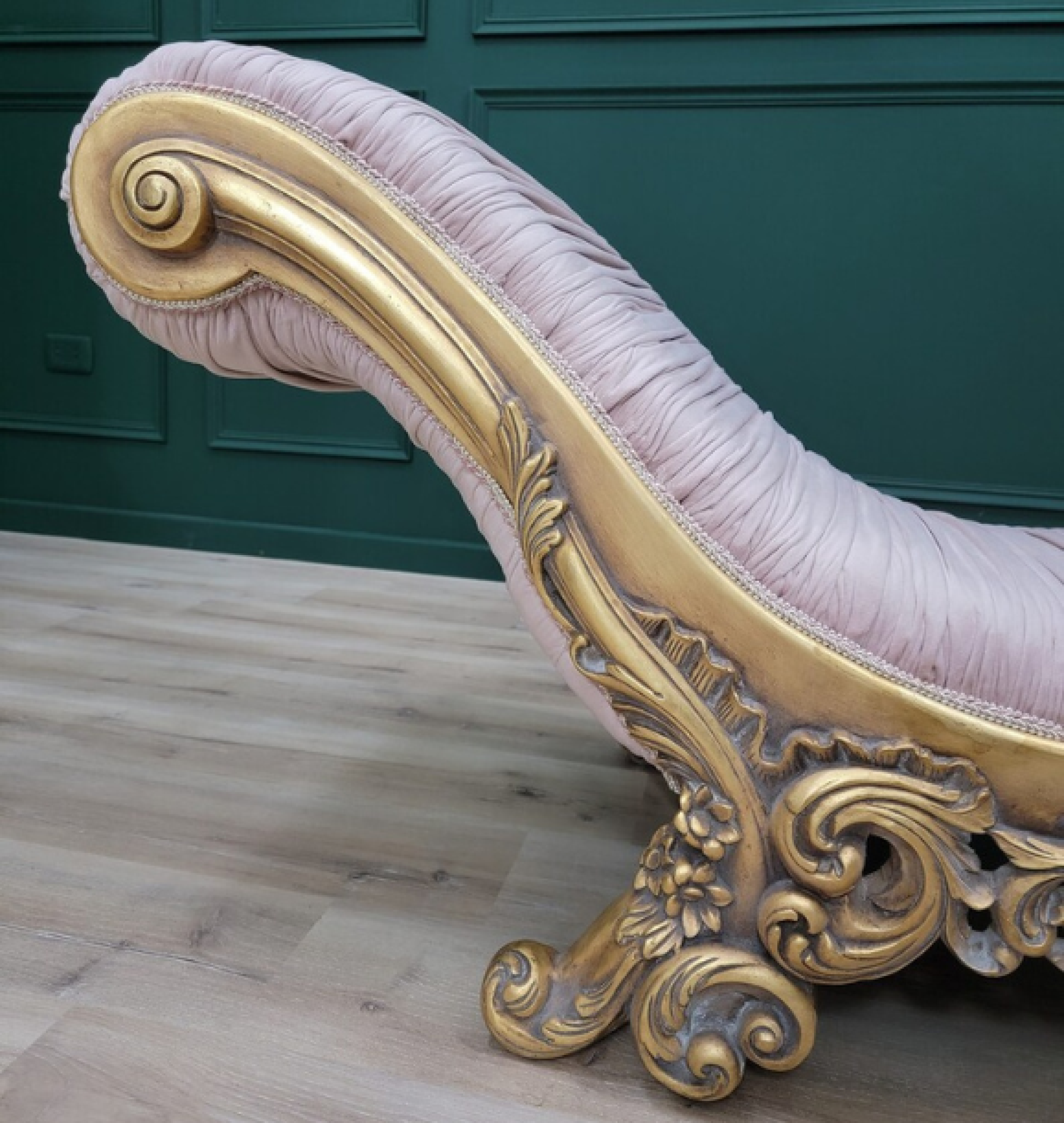 rose chaise