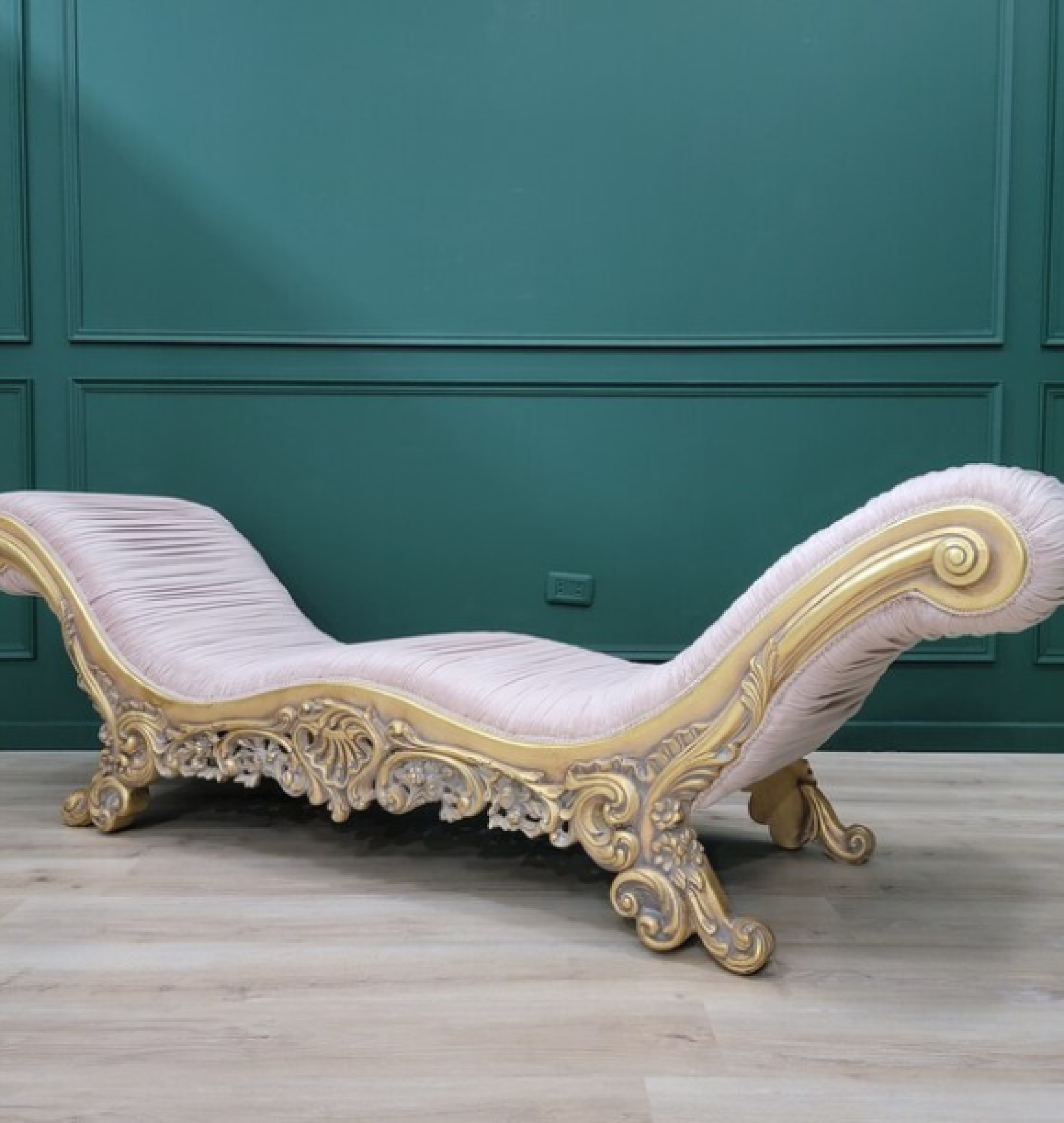 rose chaise