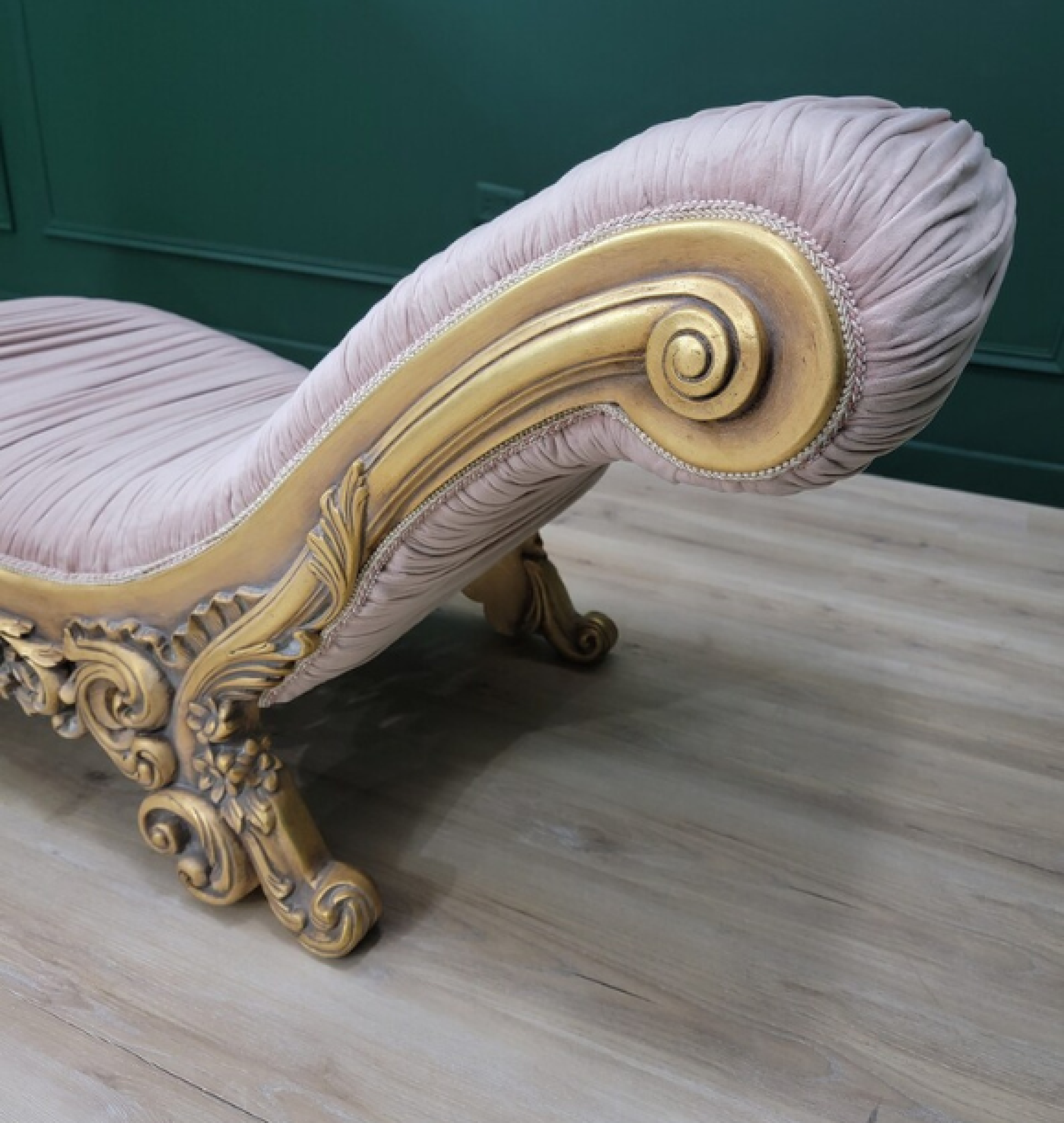 rose chaise