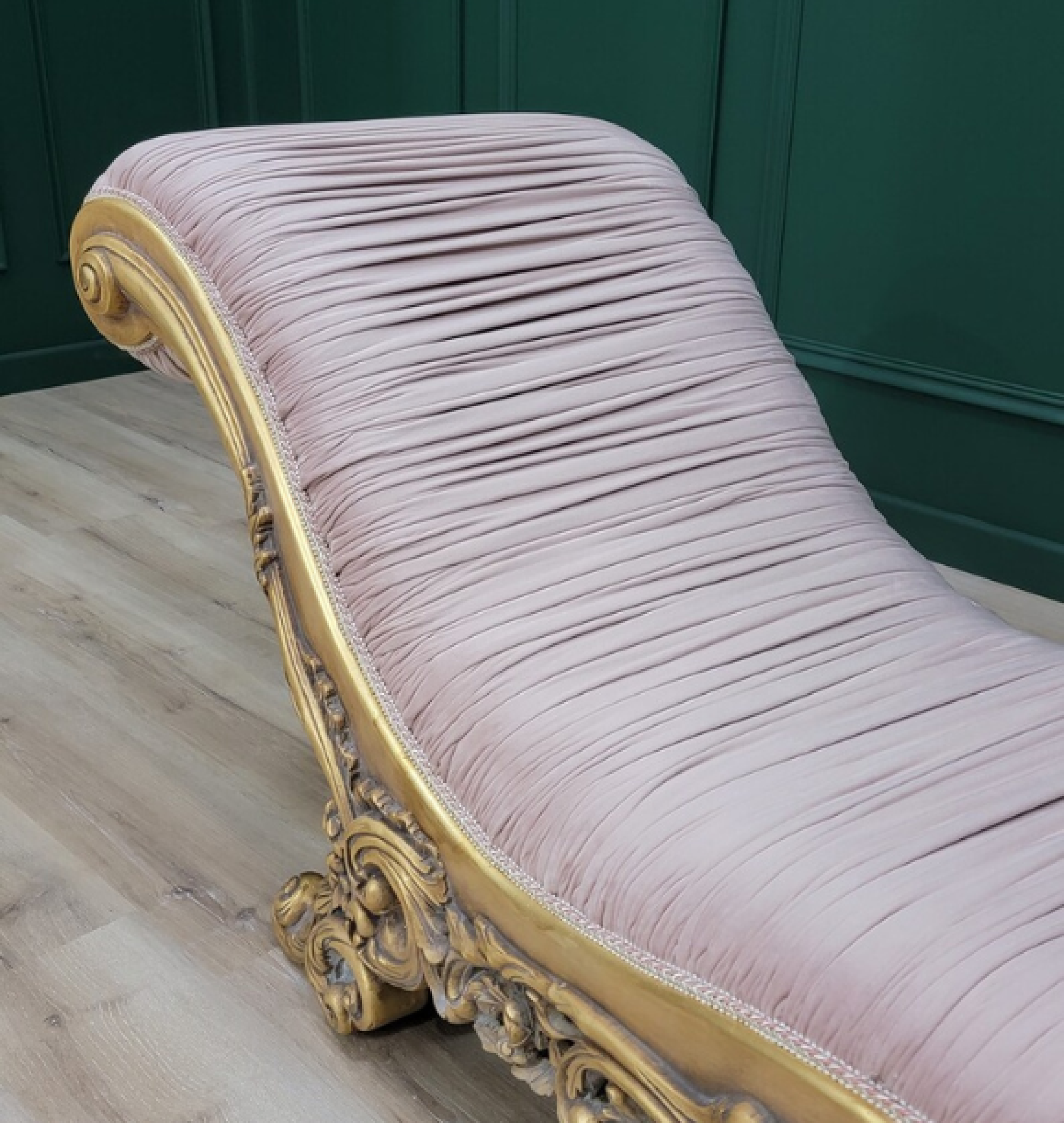 rose chaise