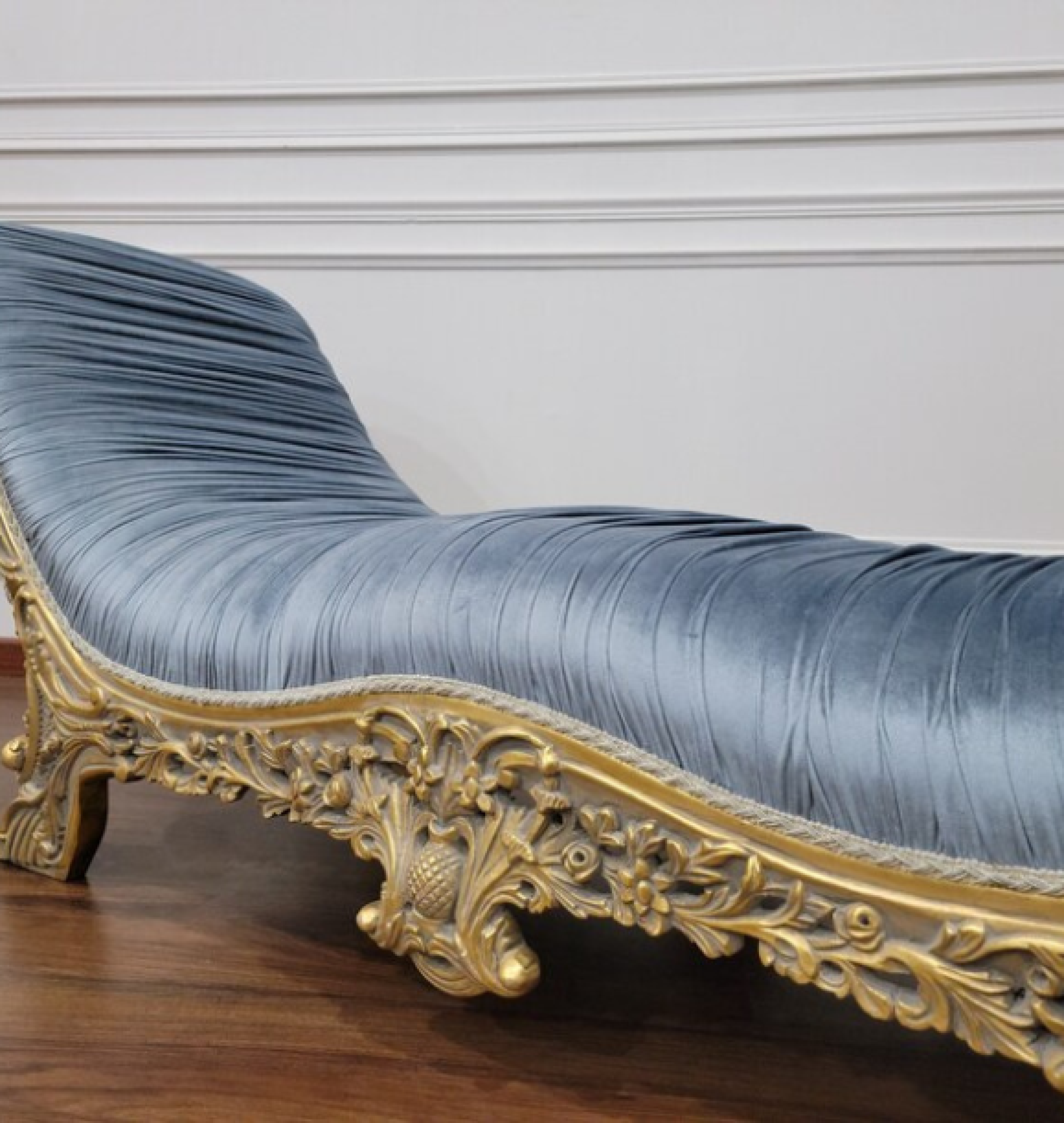 sky chaise