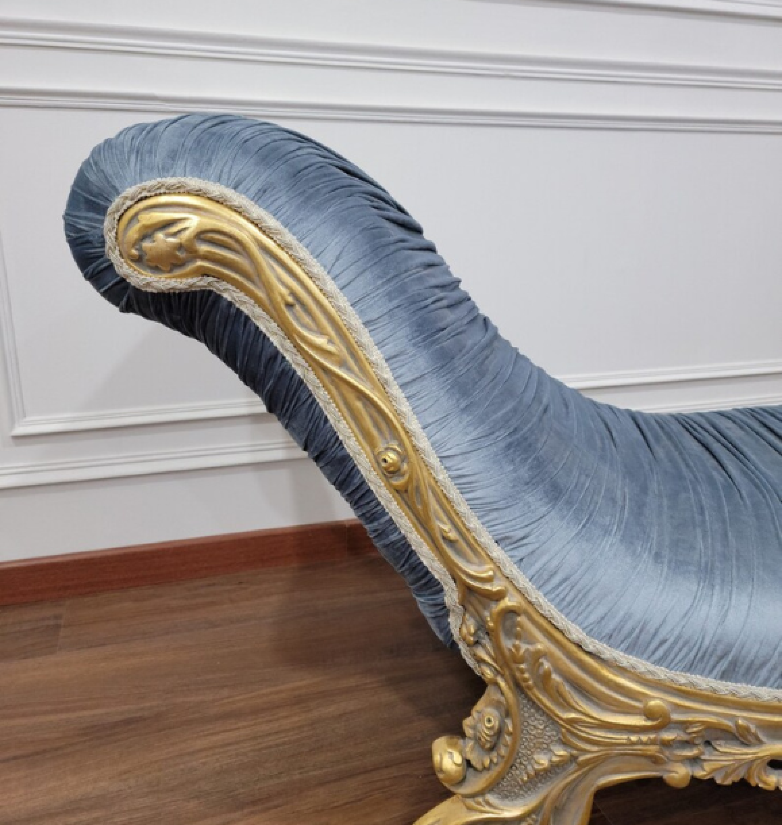 sky chaise