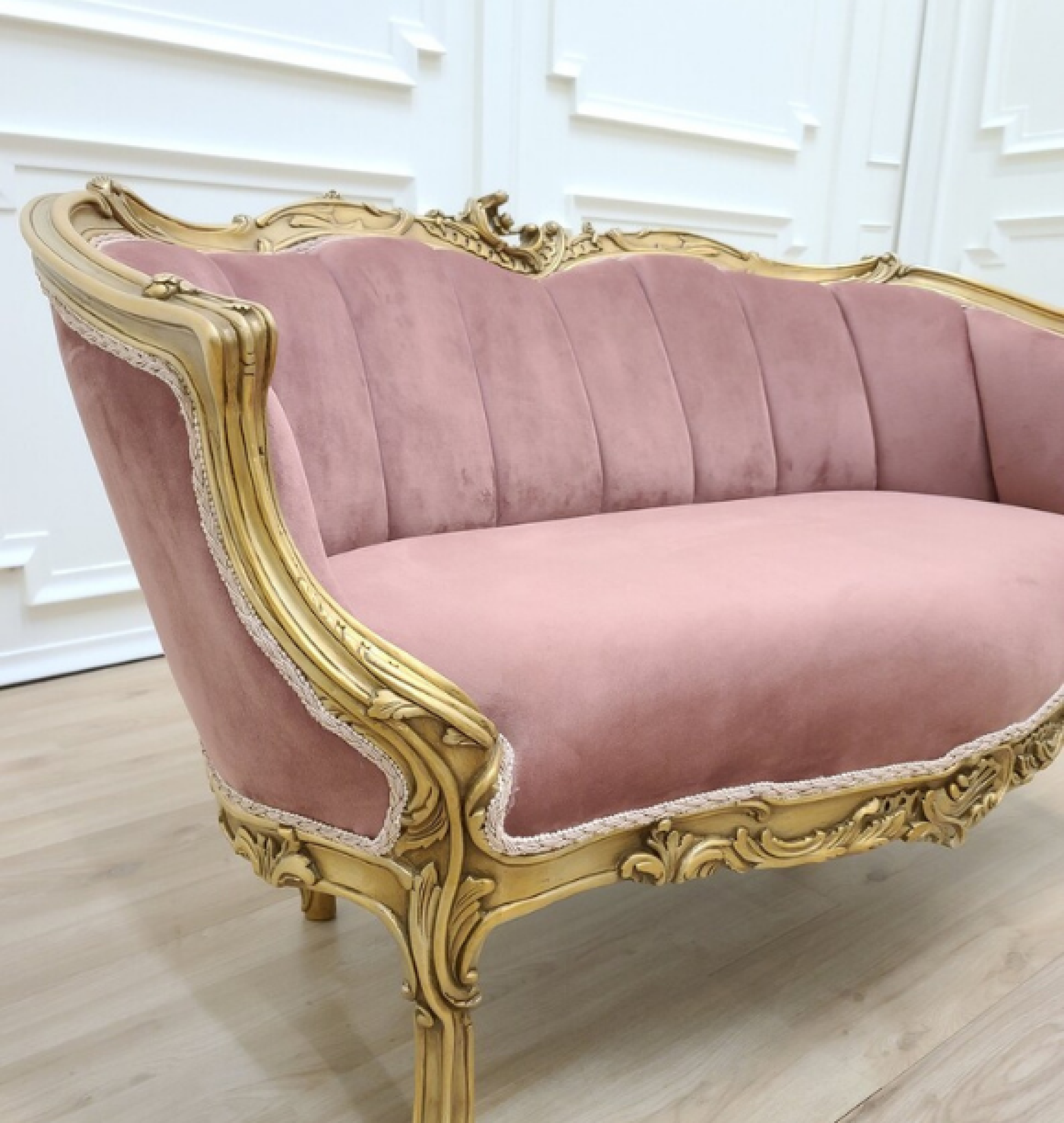 blush settee