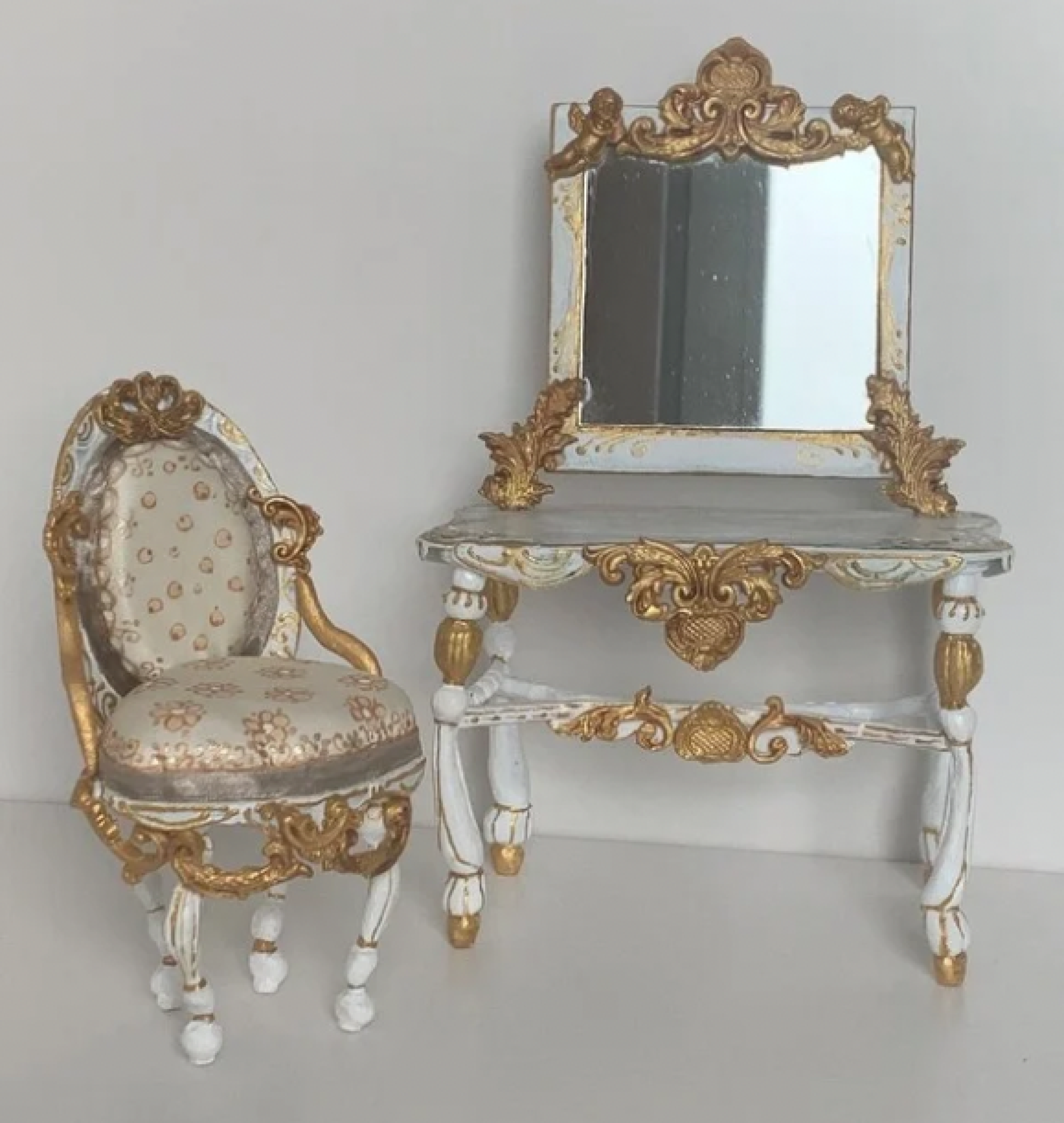 doll vanity