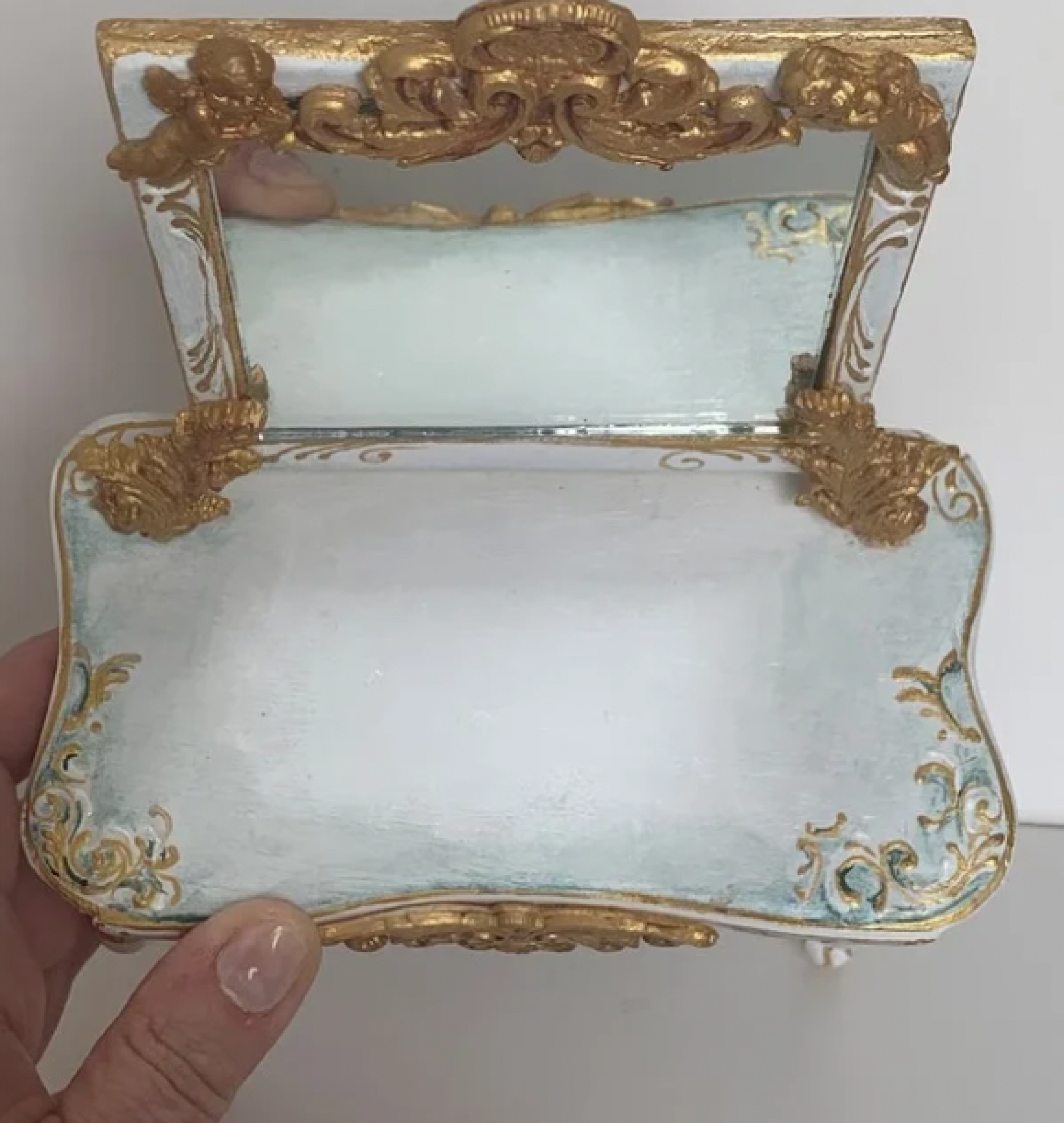 doll vanity
