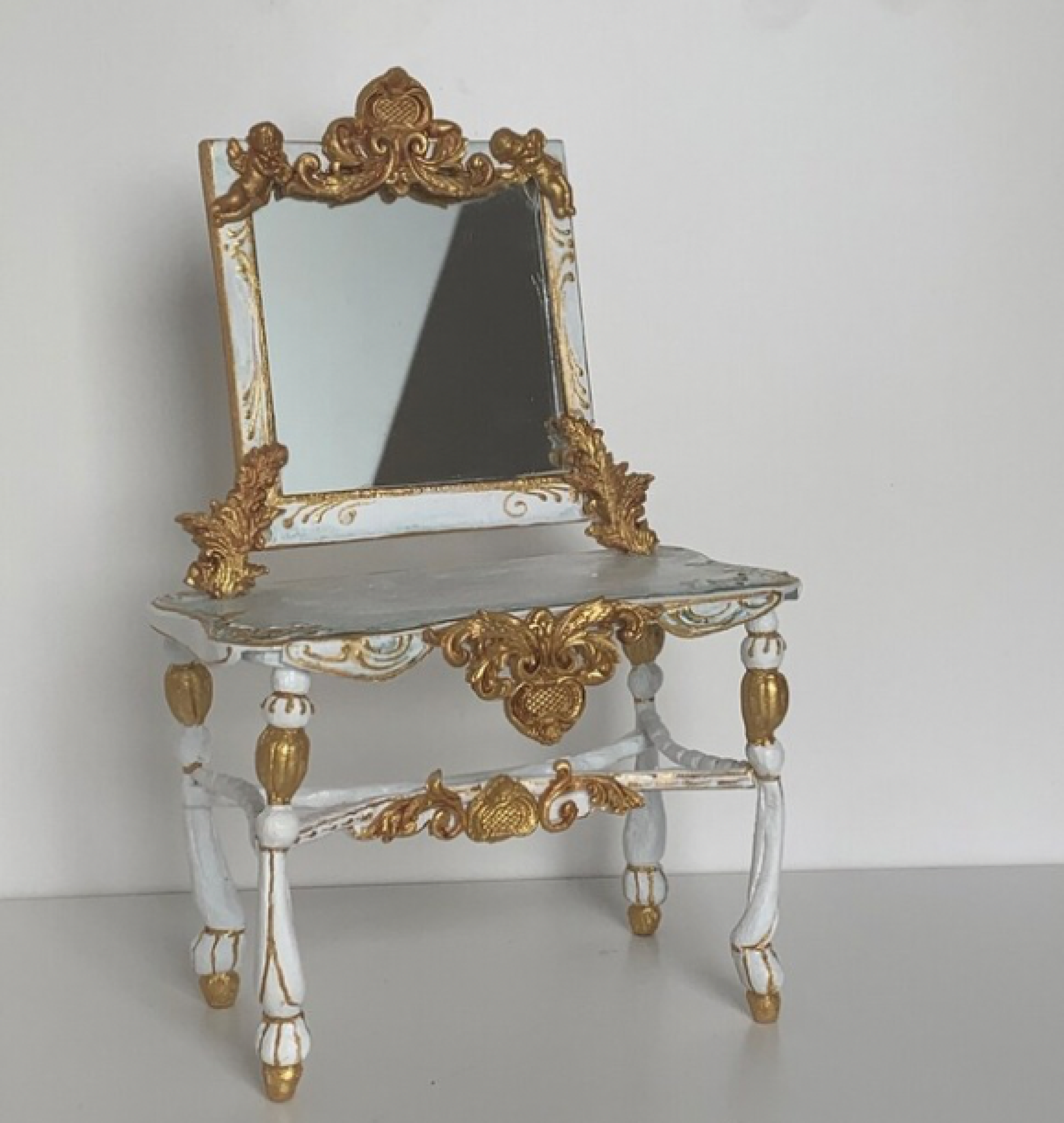 doll vanity