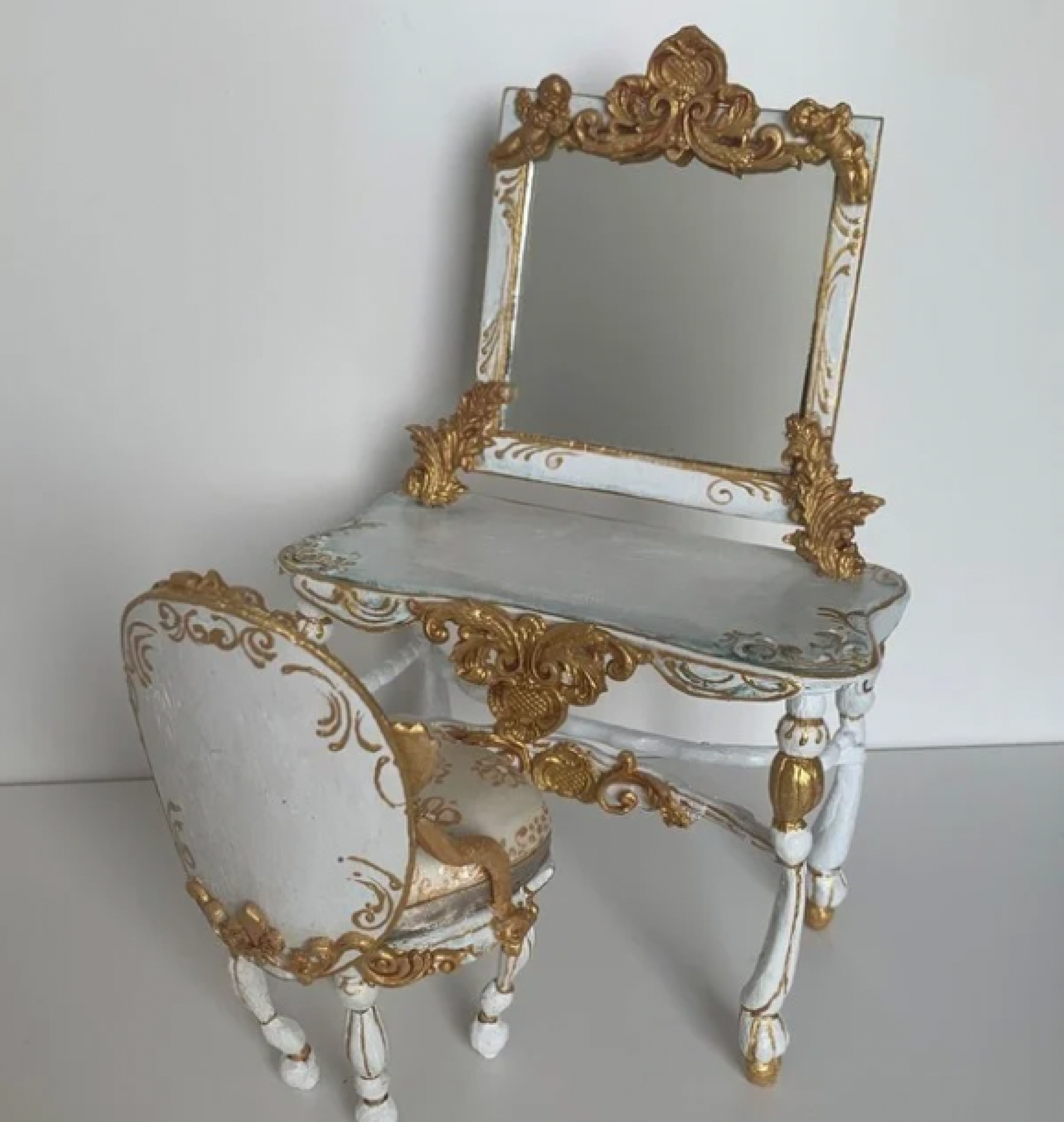 doll vanity