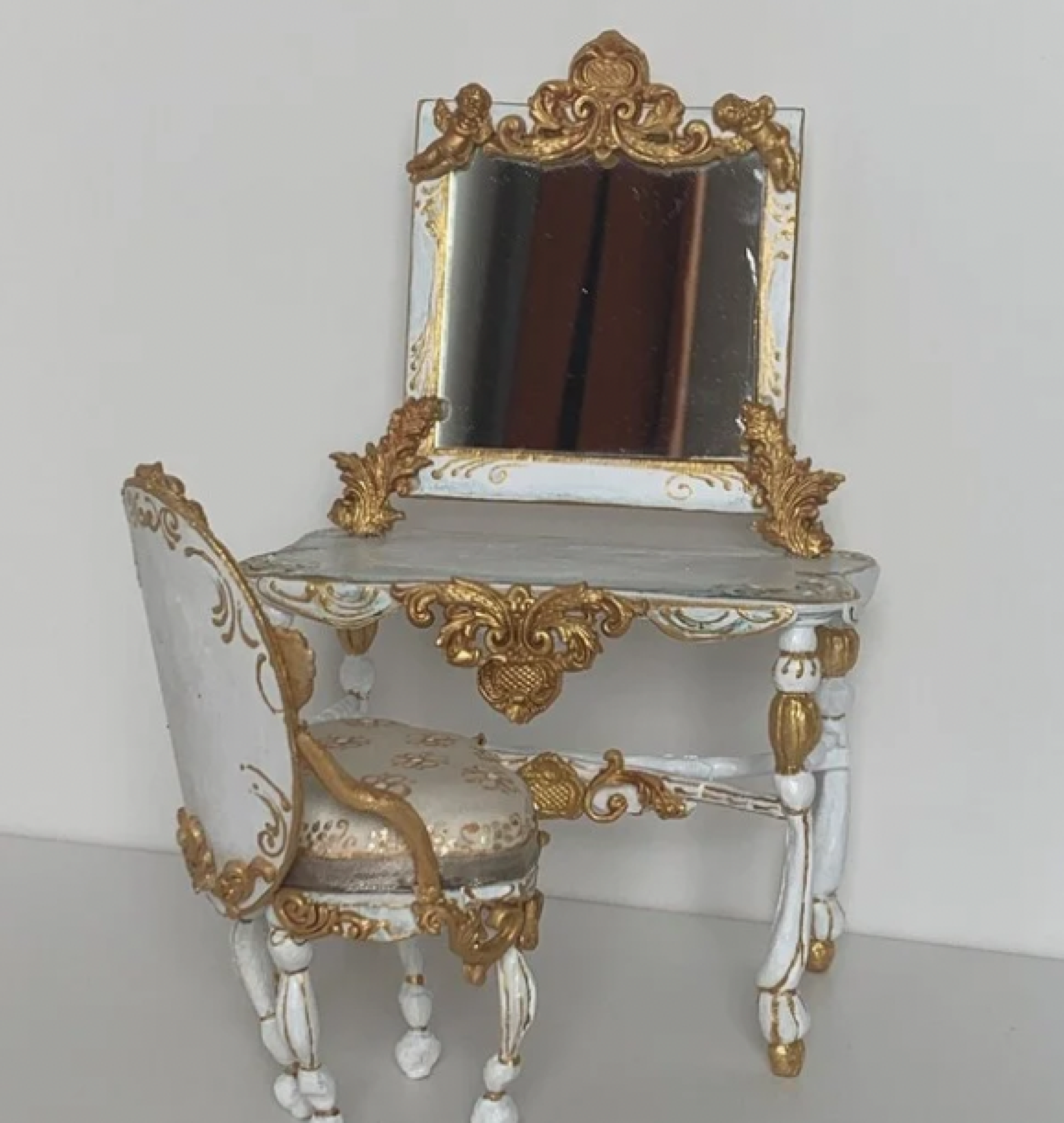 doll vanity