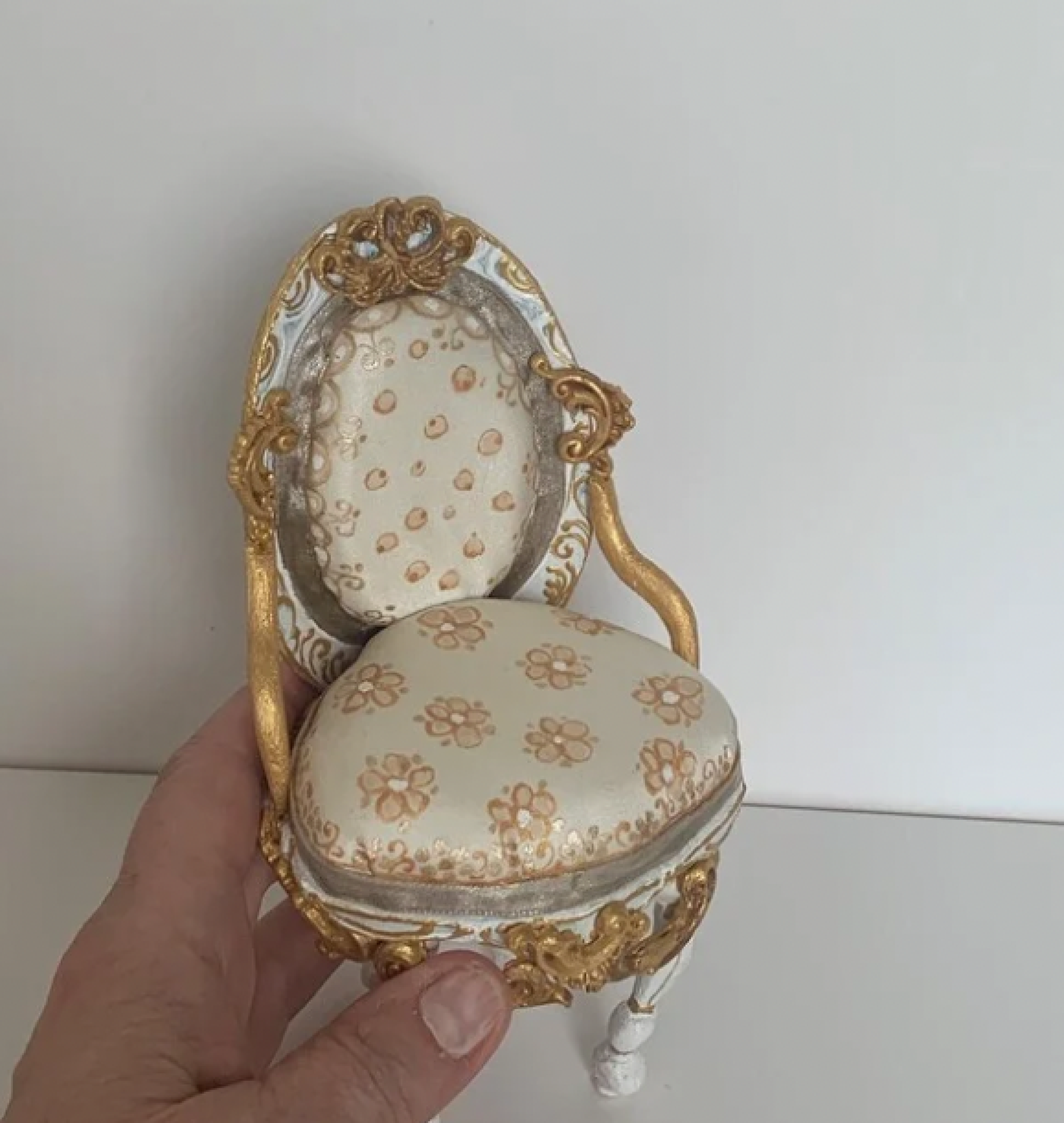 doll vanity