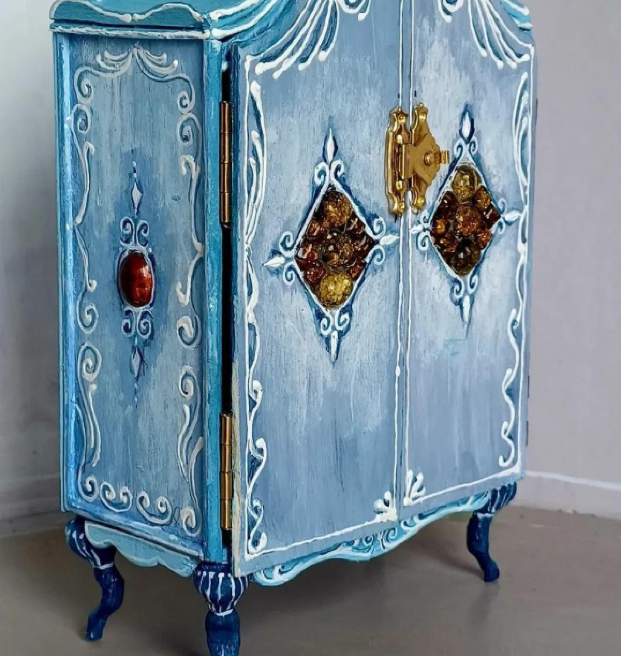 doll wardrobe