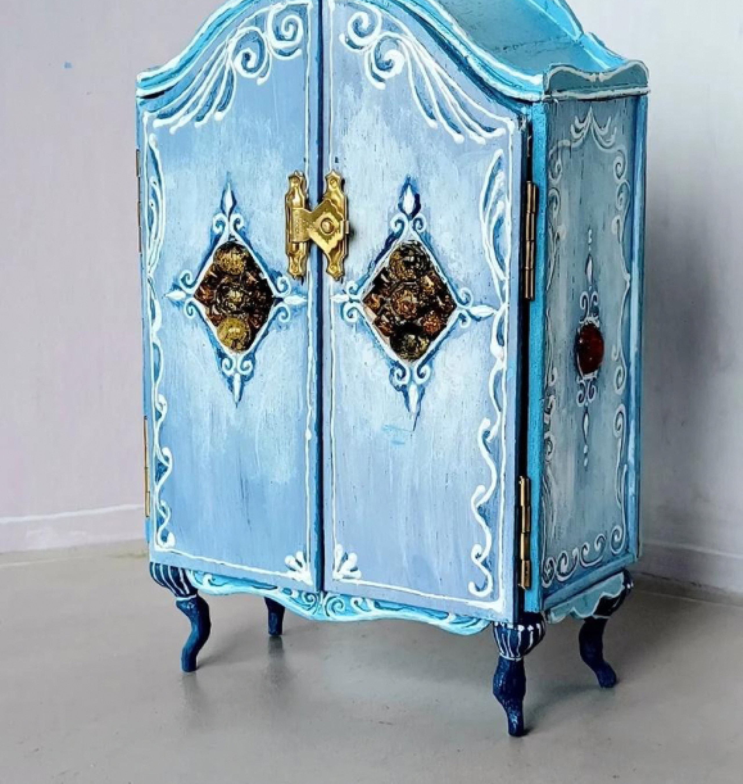 doll wardrobe