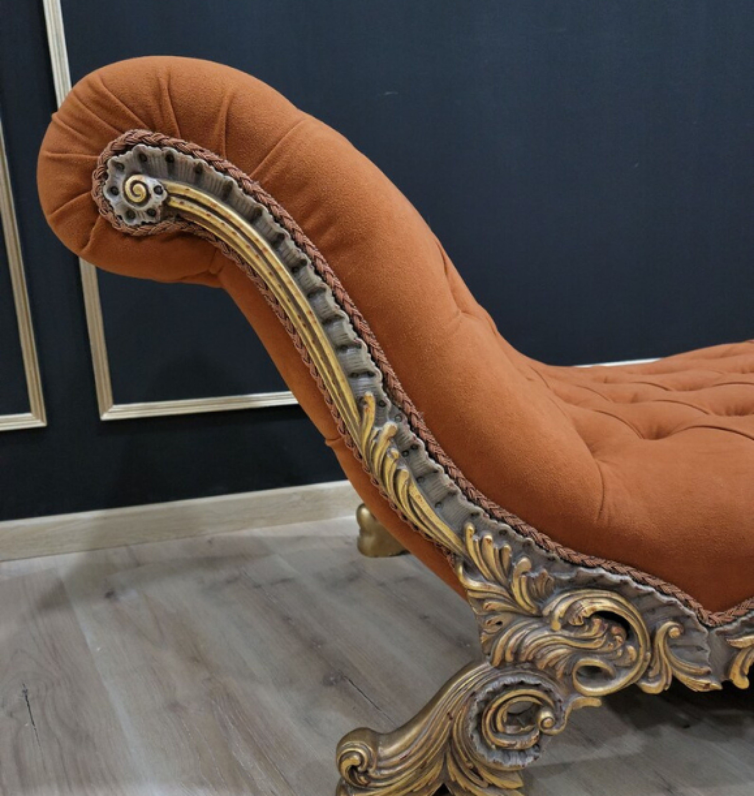 pumpkin chaise