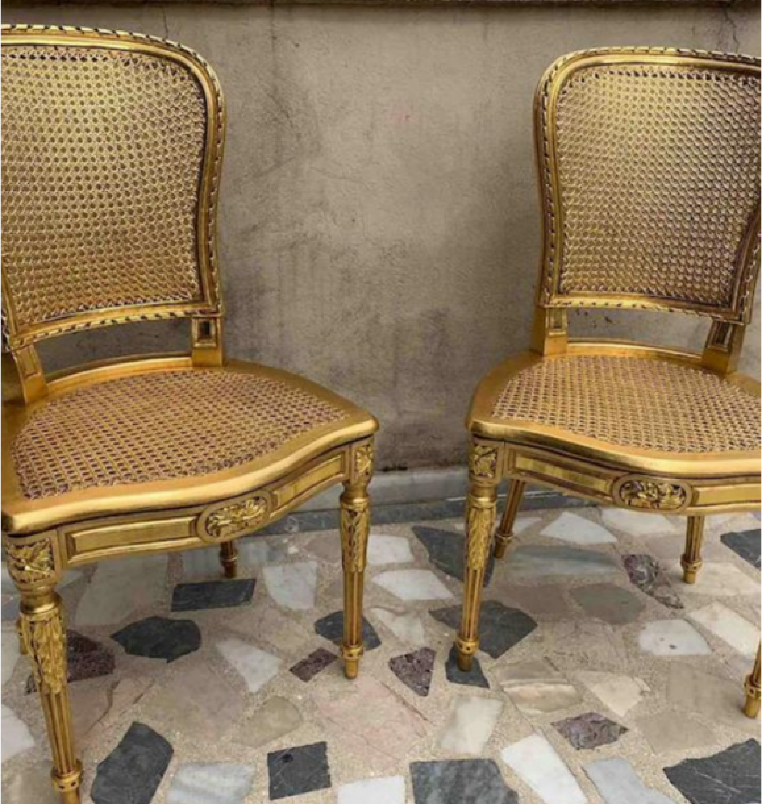 gold throne