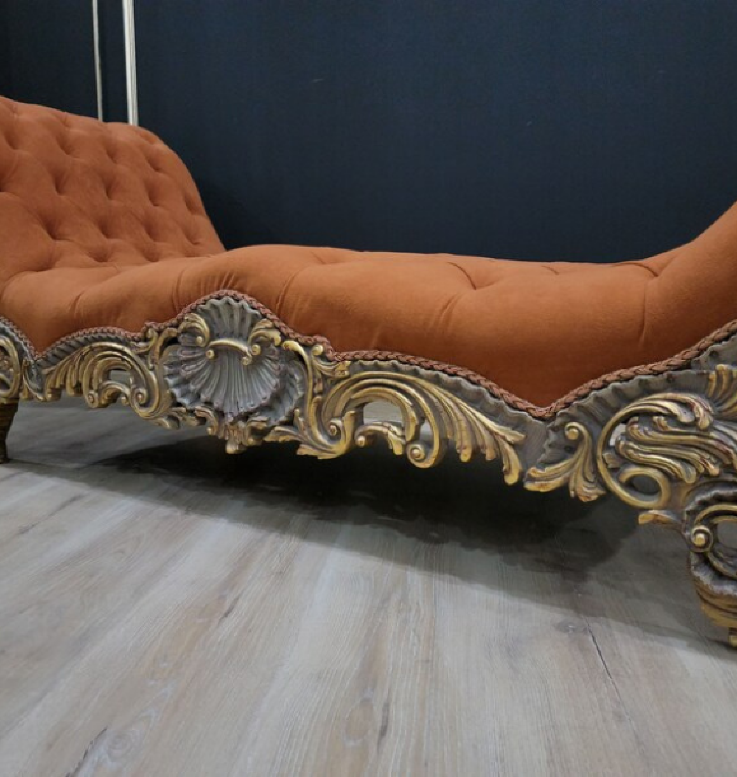 pumpkin chaise