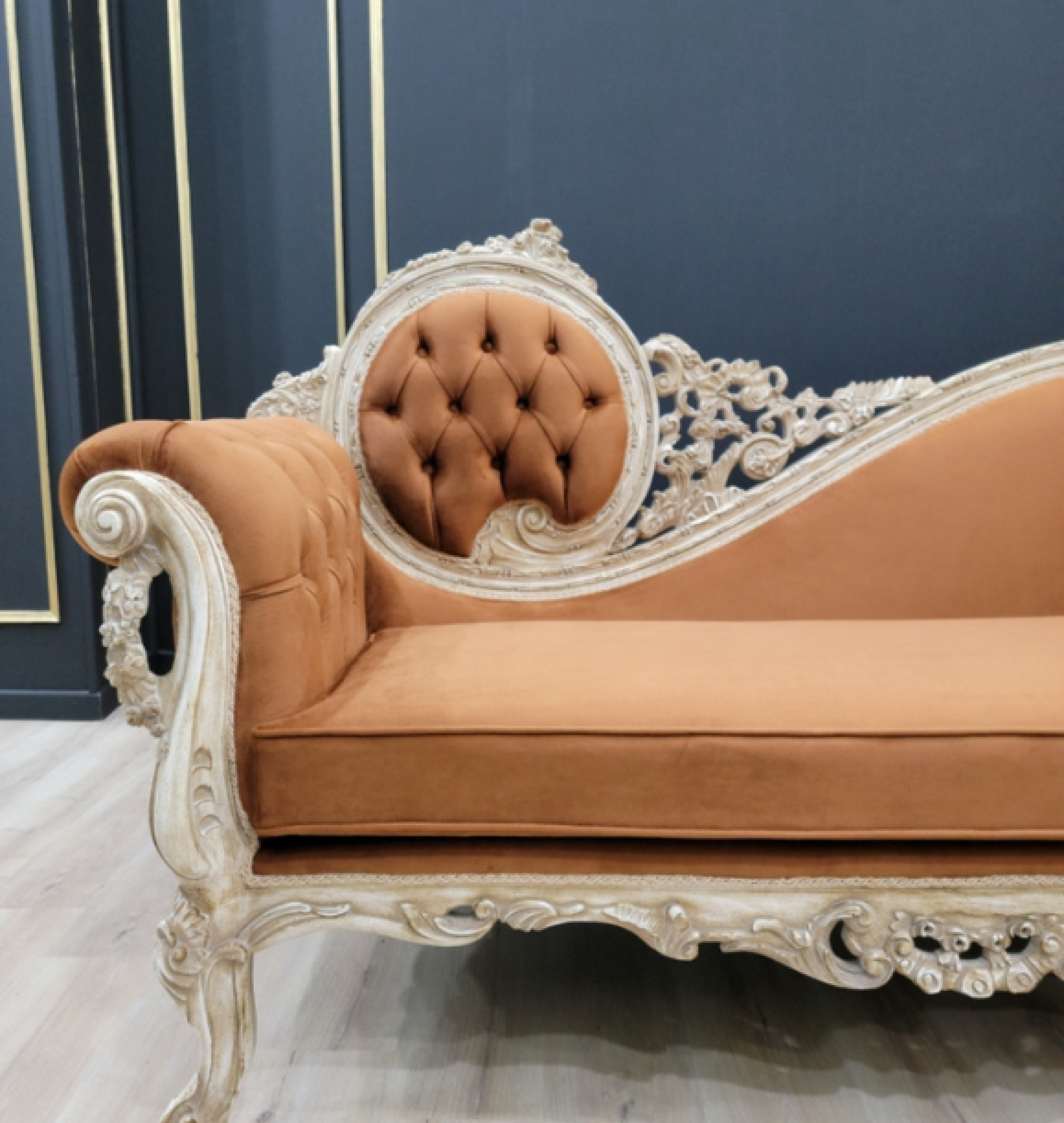 pumpkin chaise