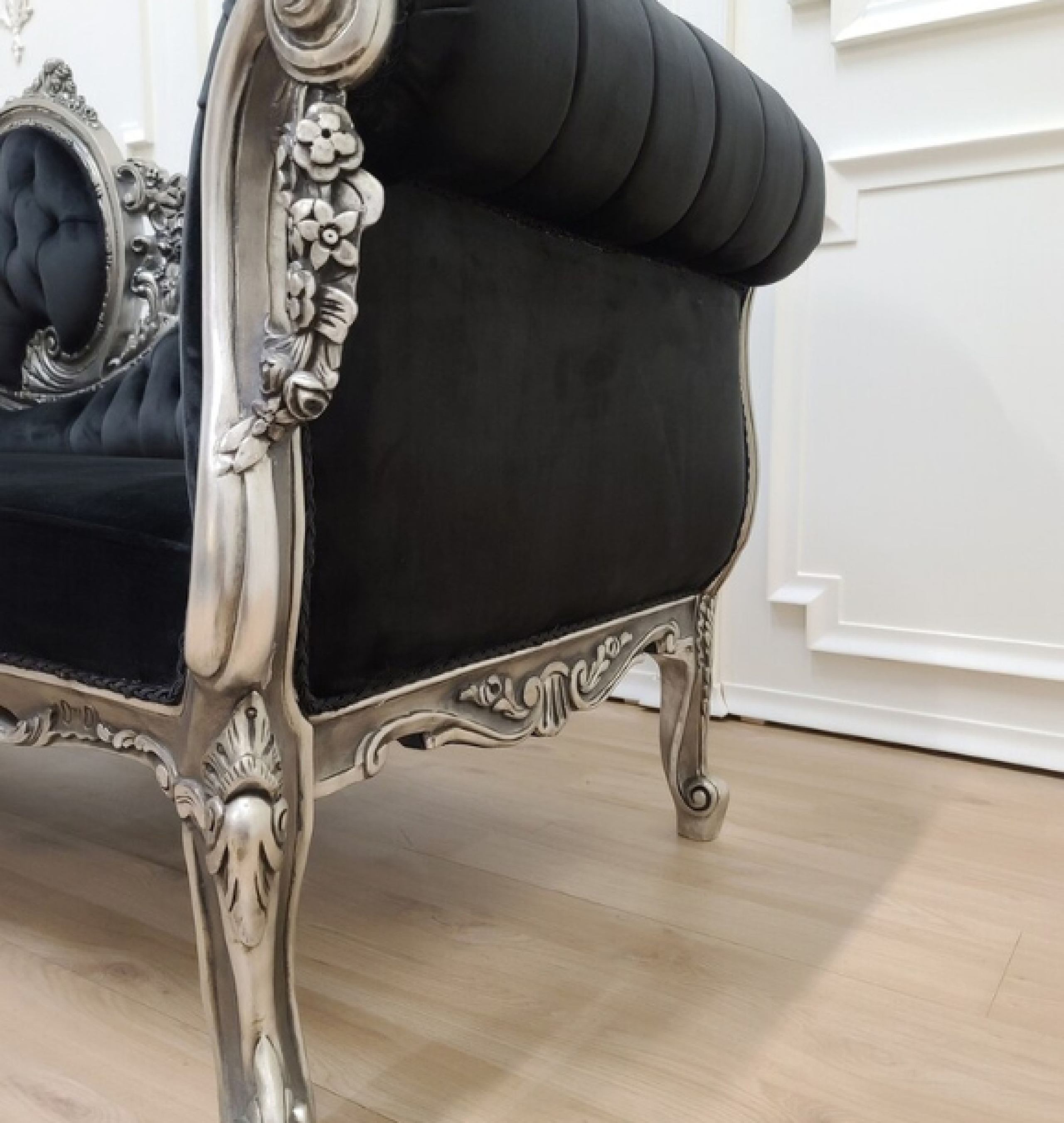 ebony chaise