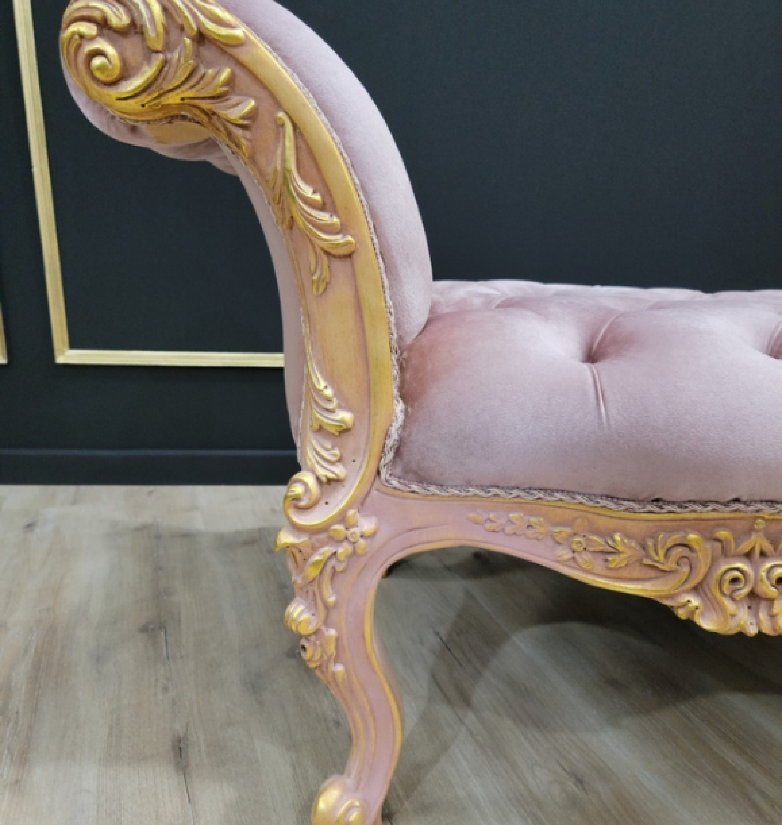 rose chaise