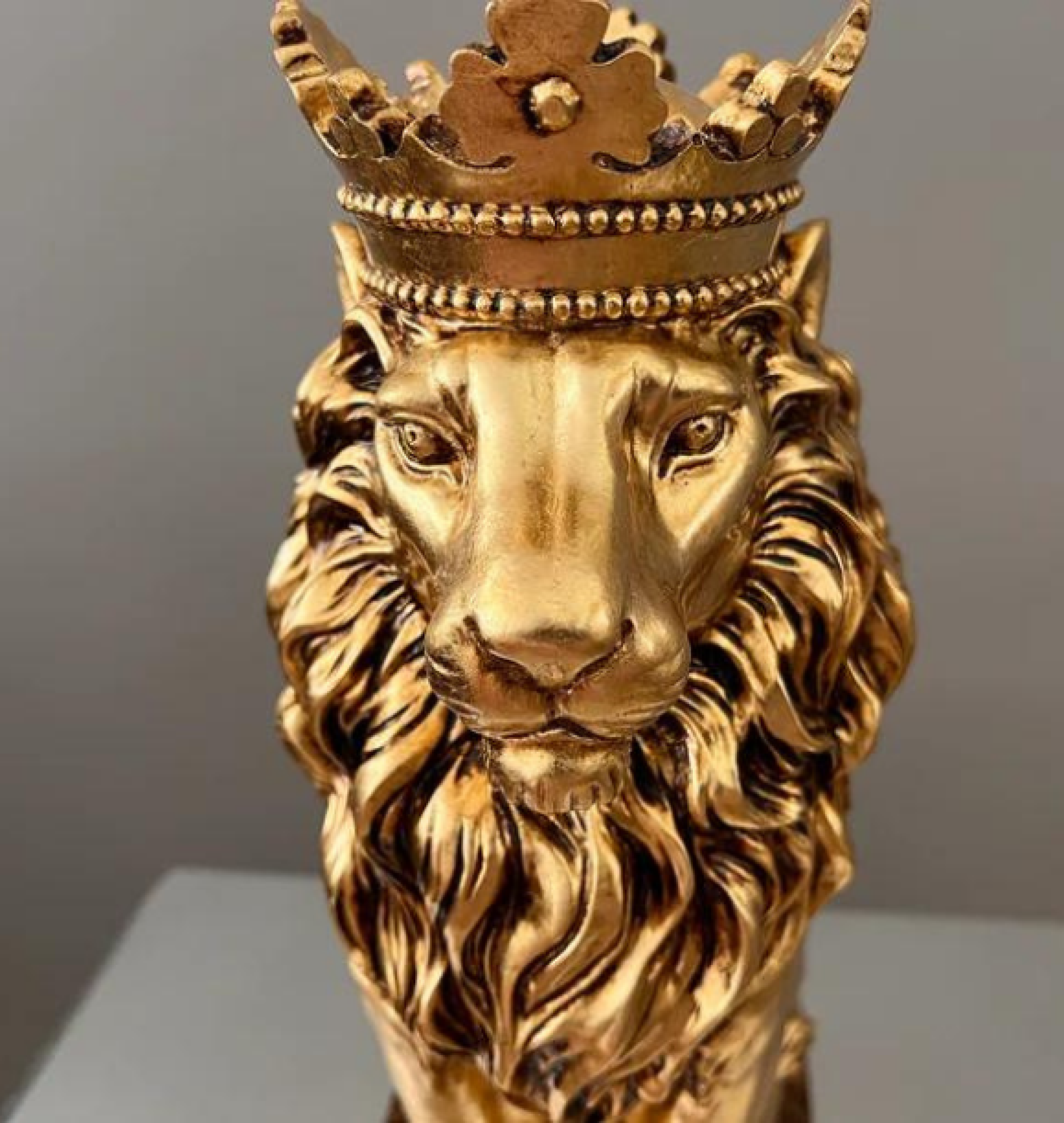 lion sculpture
