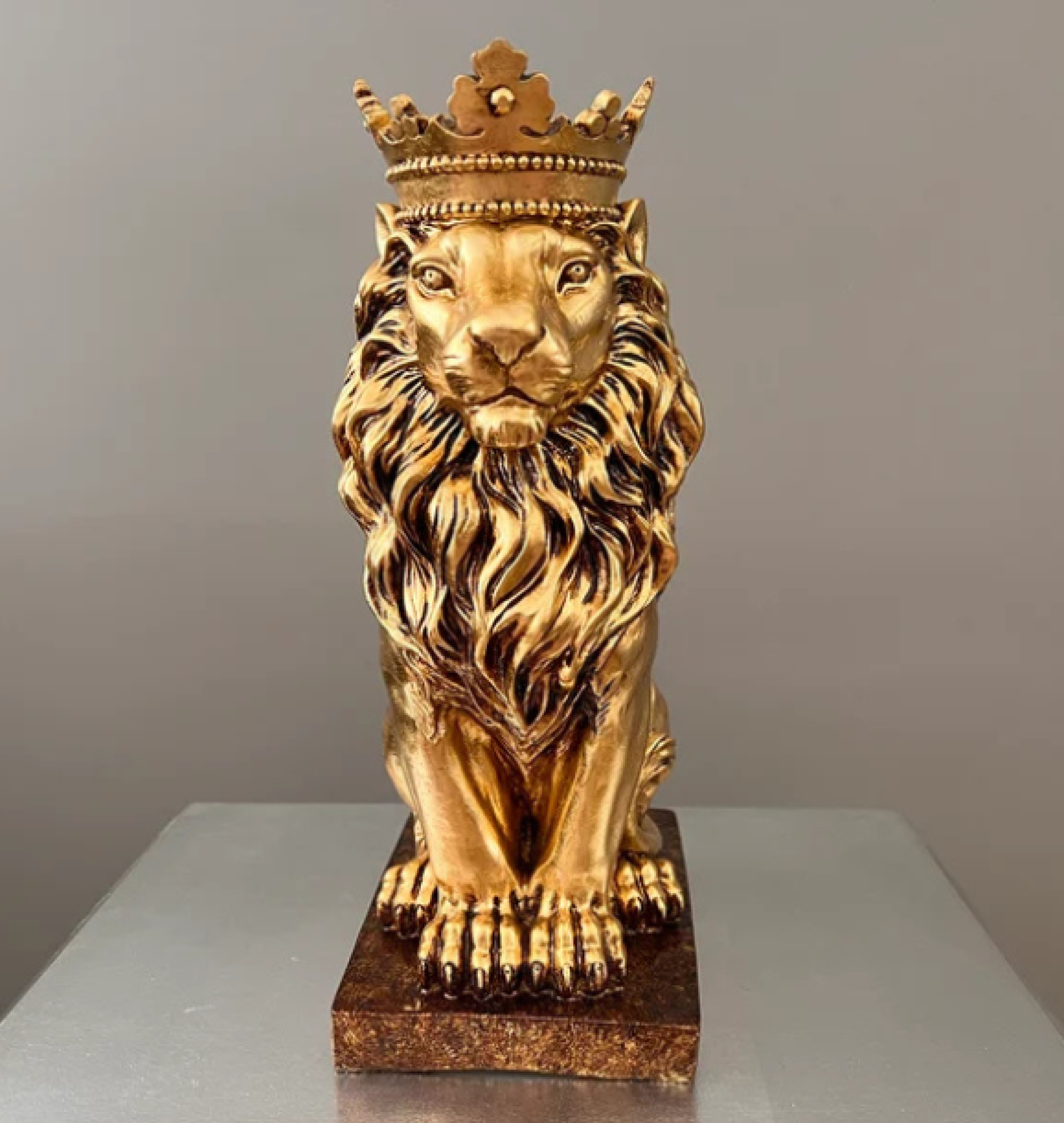 lion sculpture