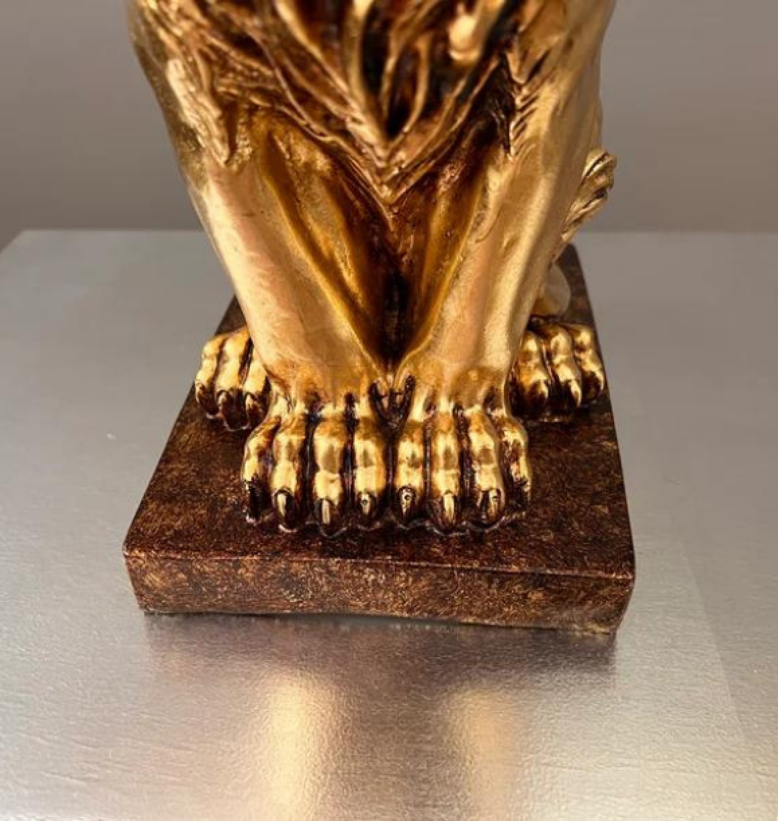 lion sculpture