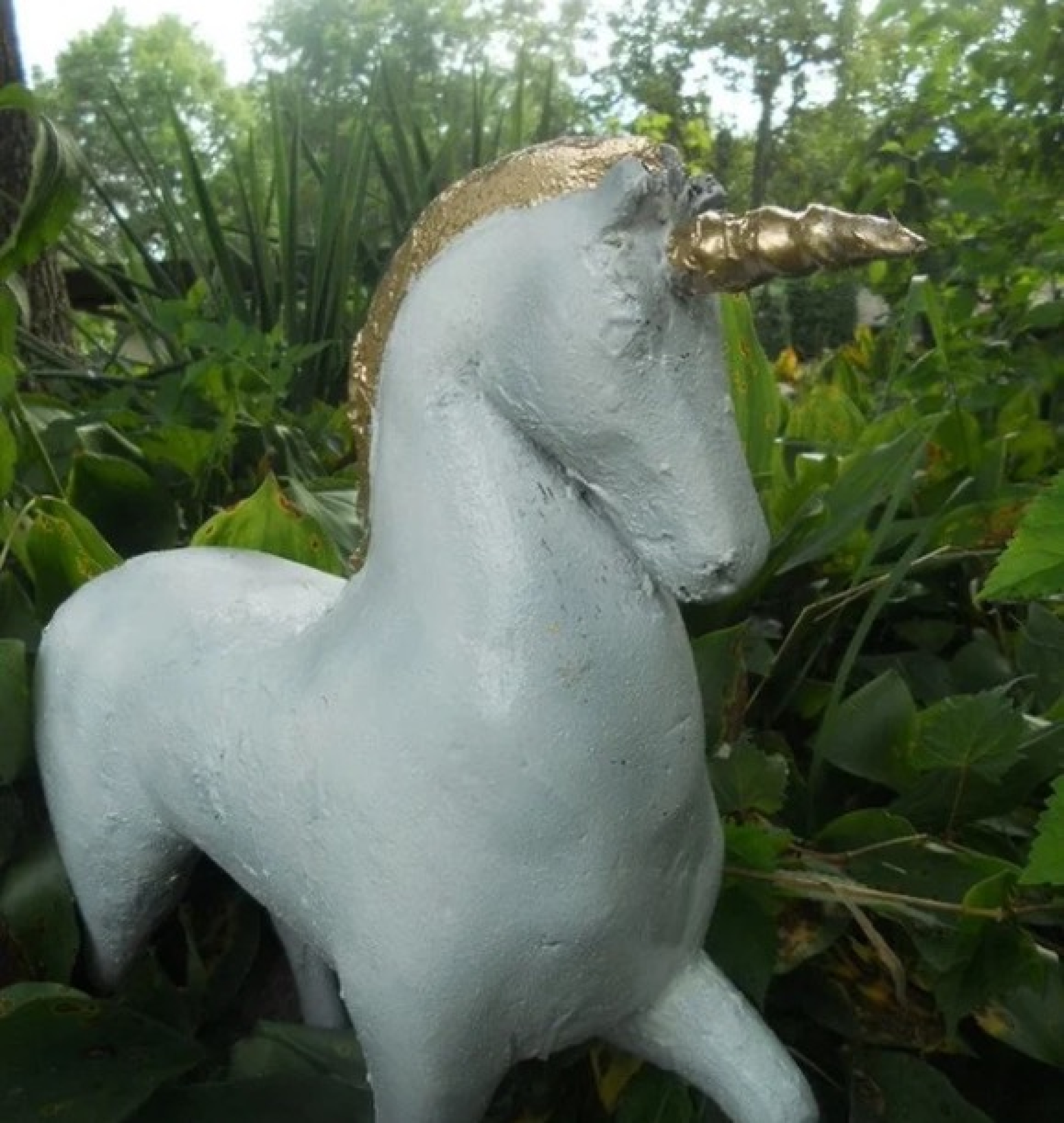 unicorn sculpture