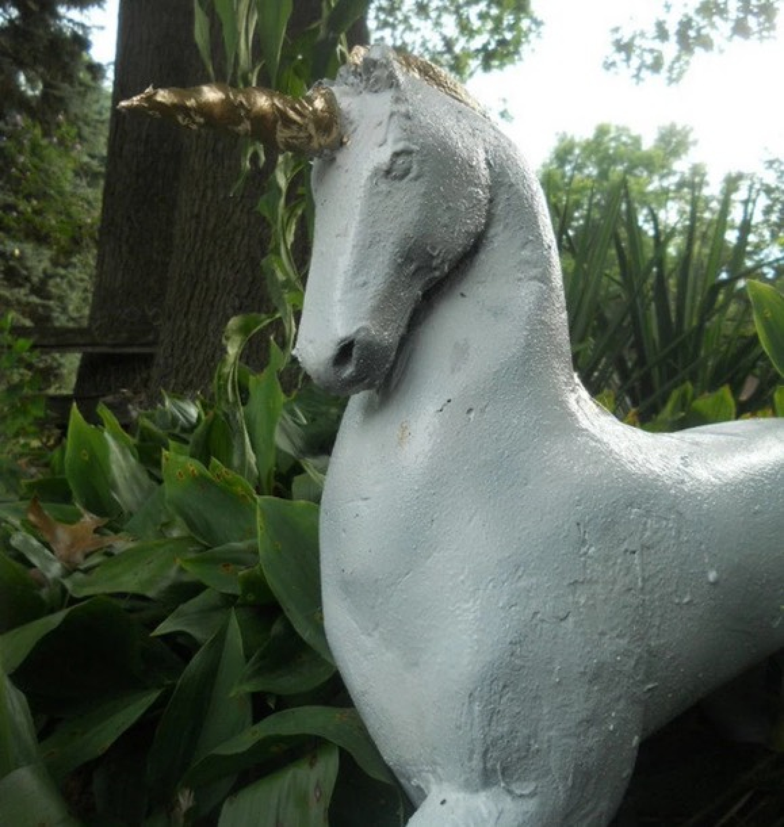 unicorn sculpture