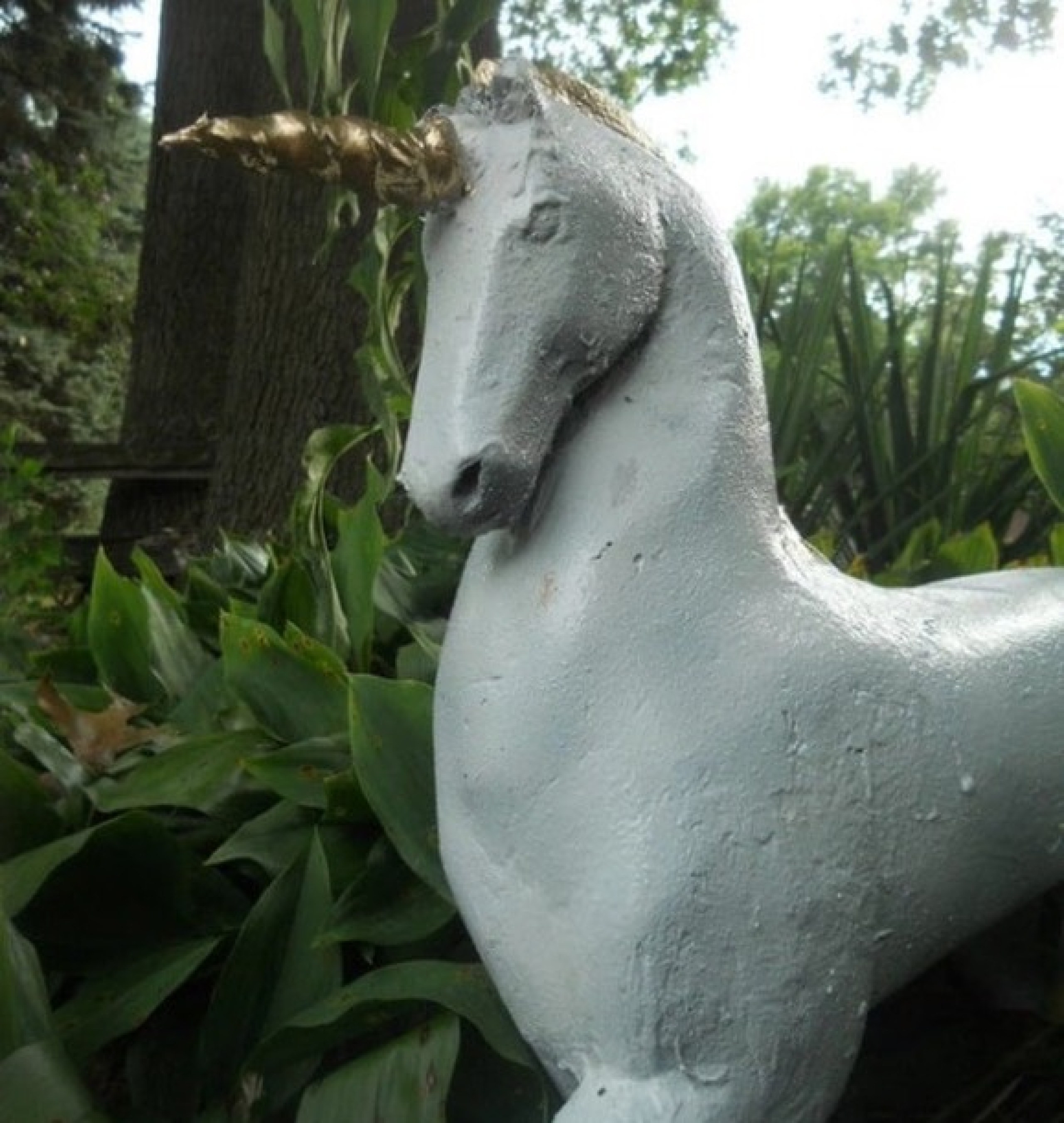 unicorn sculpture