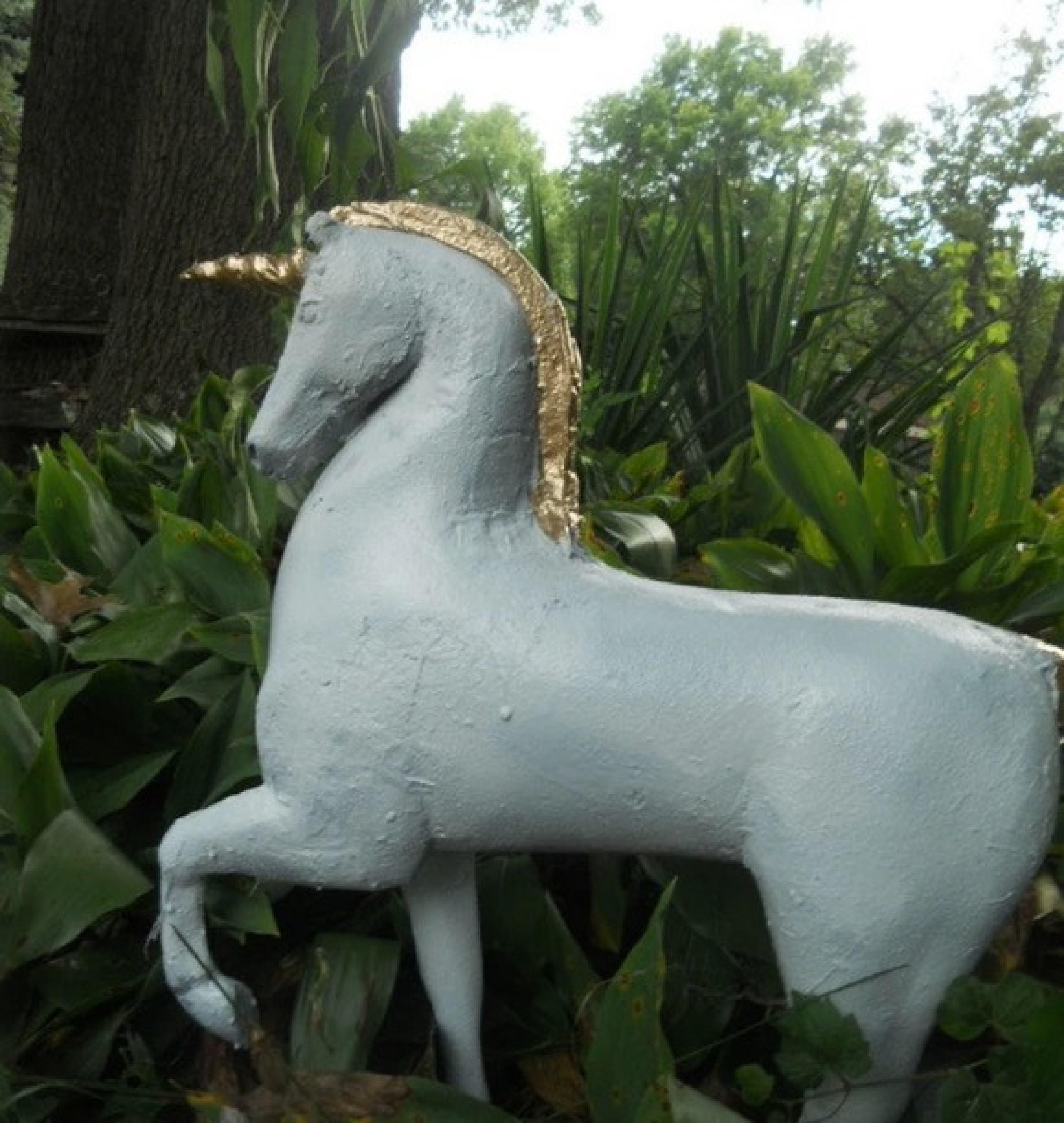 unicorn sculpture