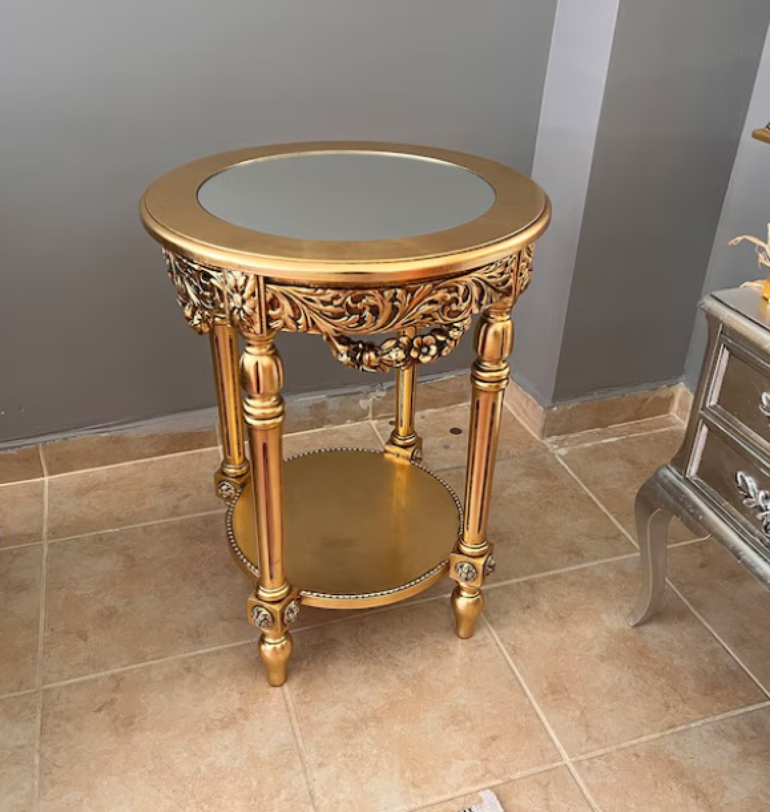 gold table