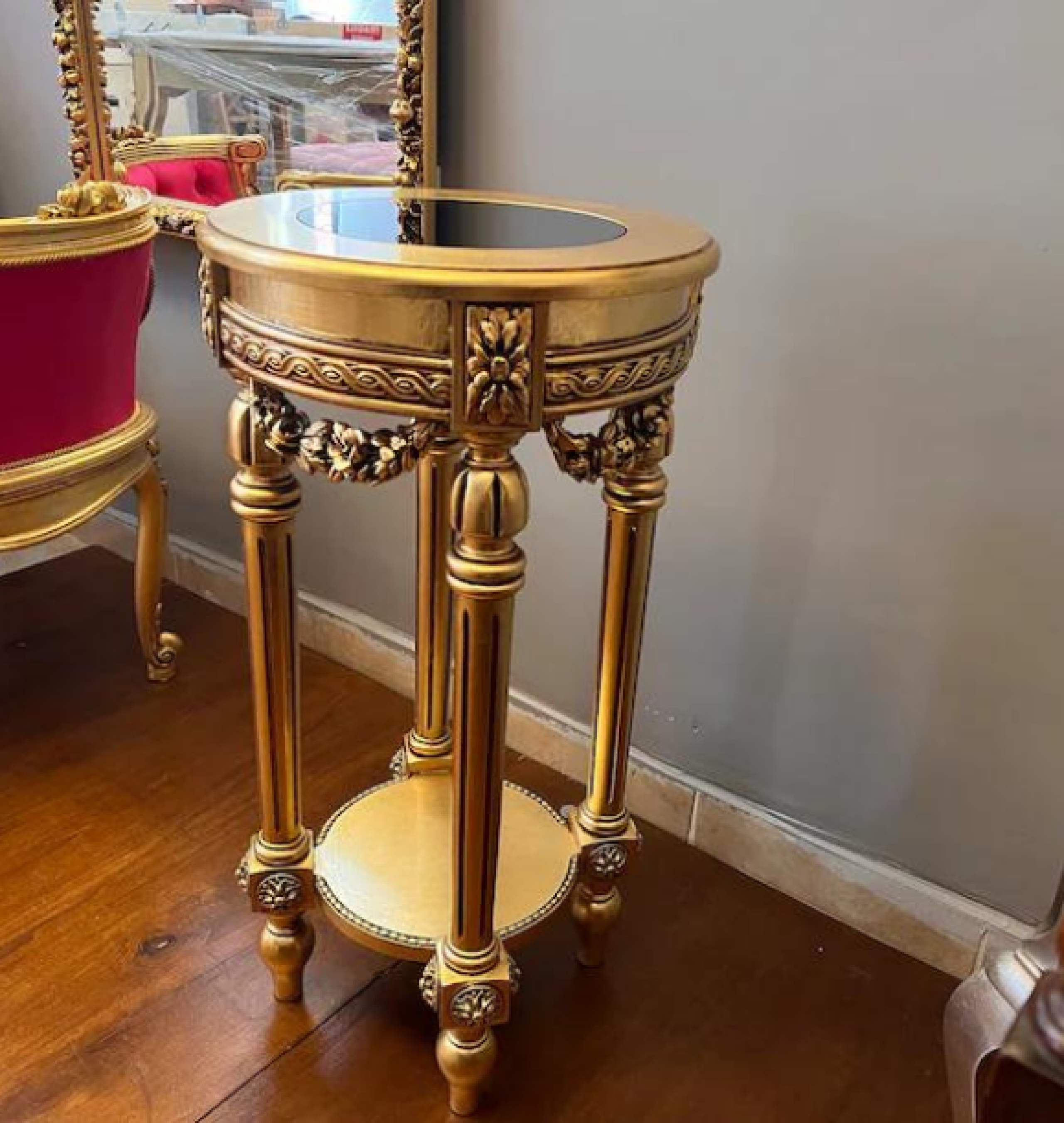 gold table