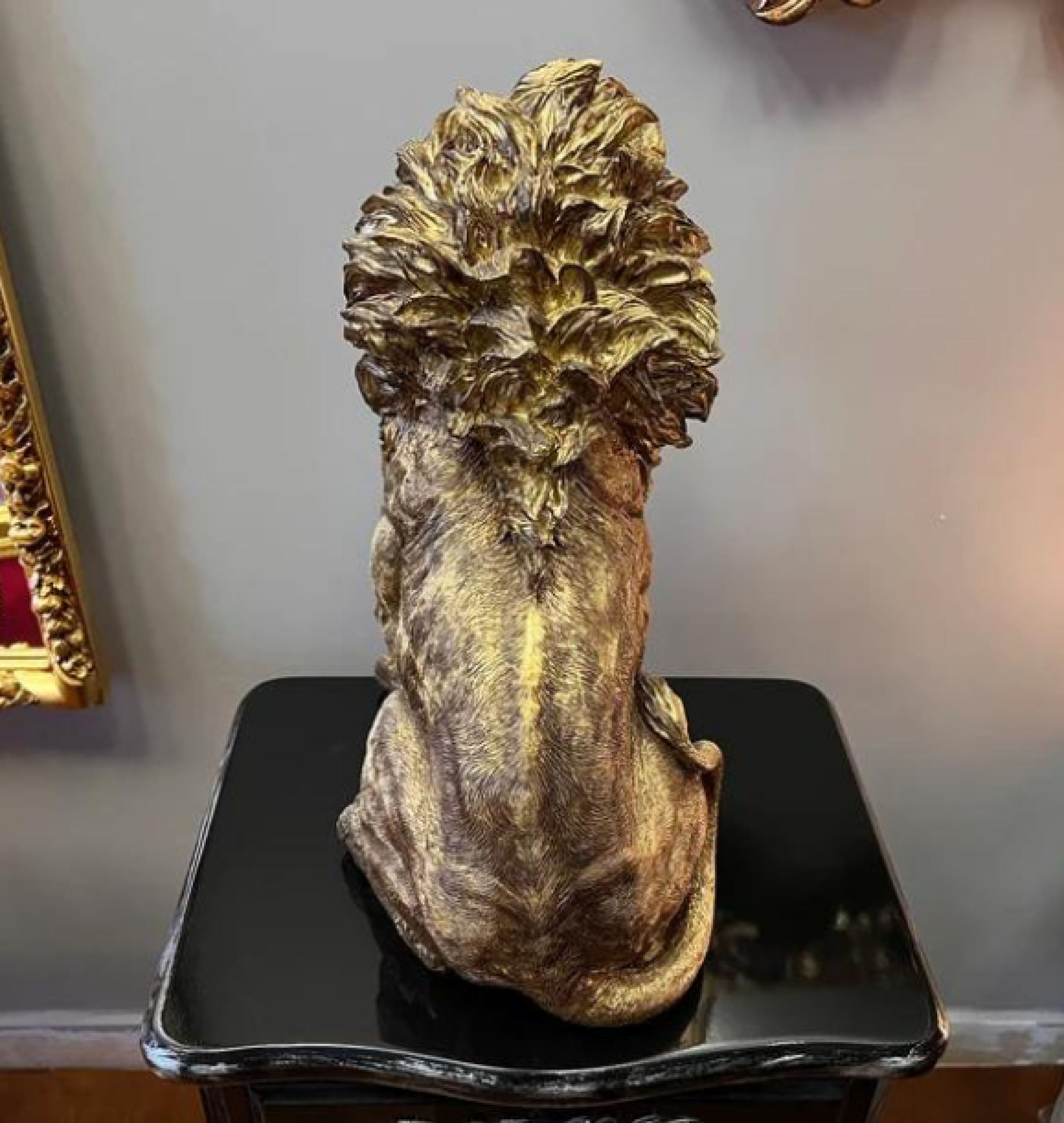 lion sculpture