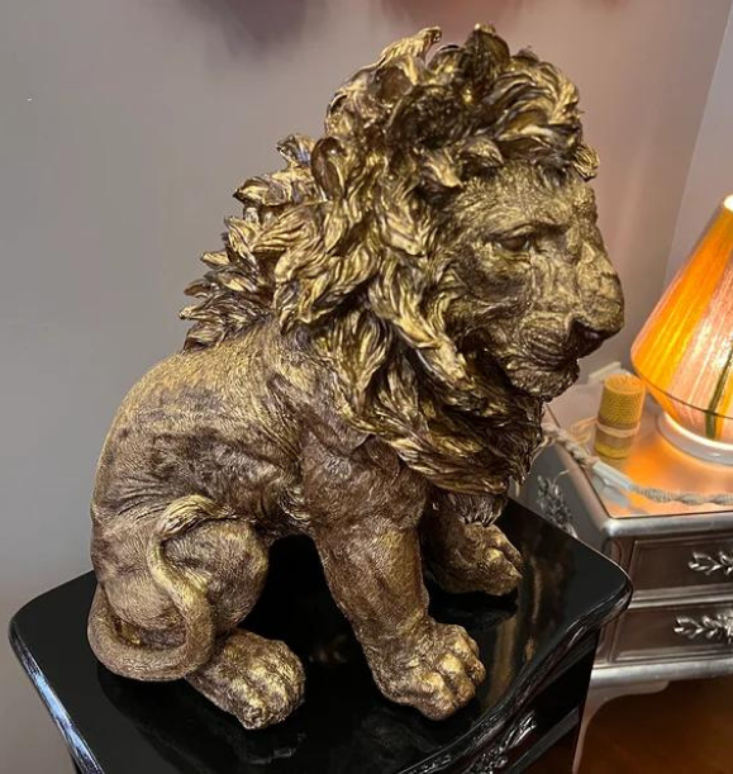 lion sculpture