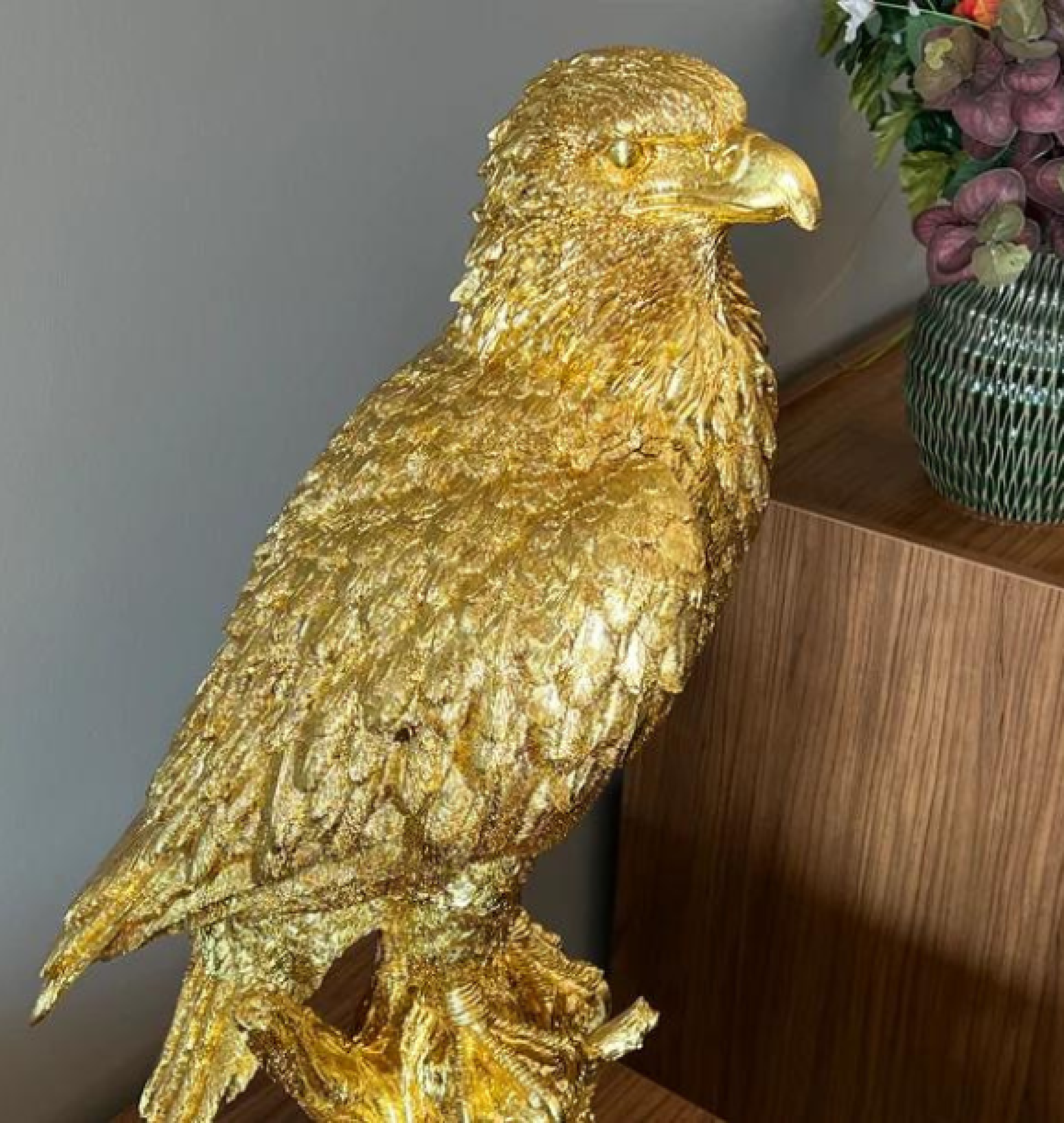 eagle sculpture