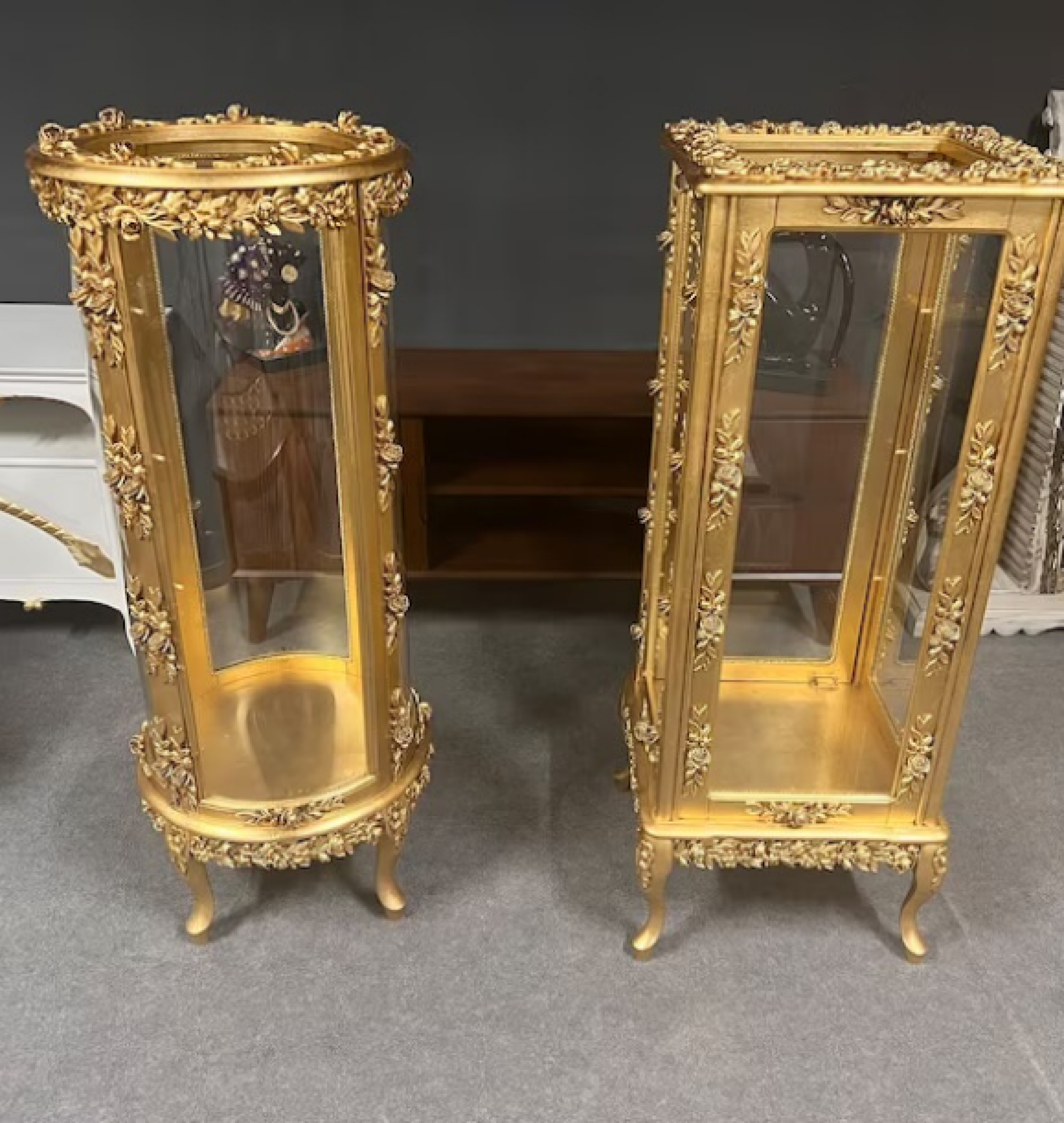 gold vitrine