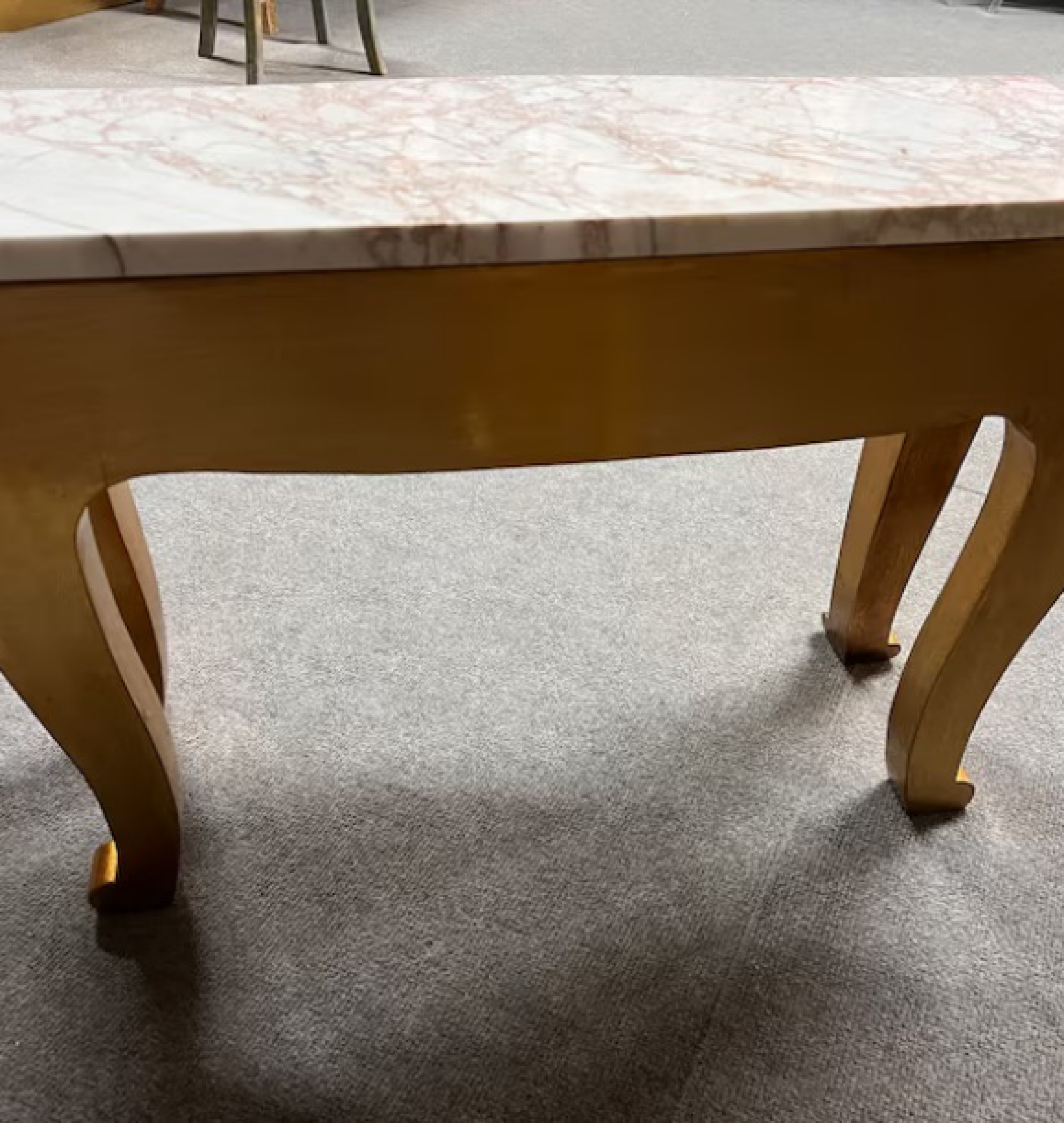 gold table