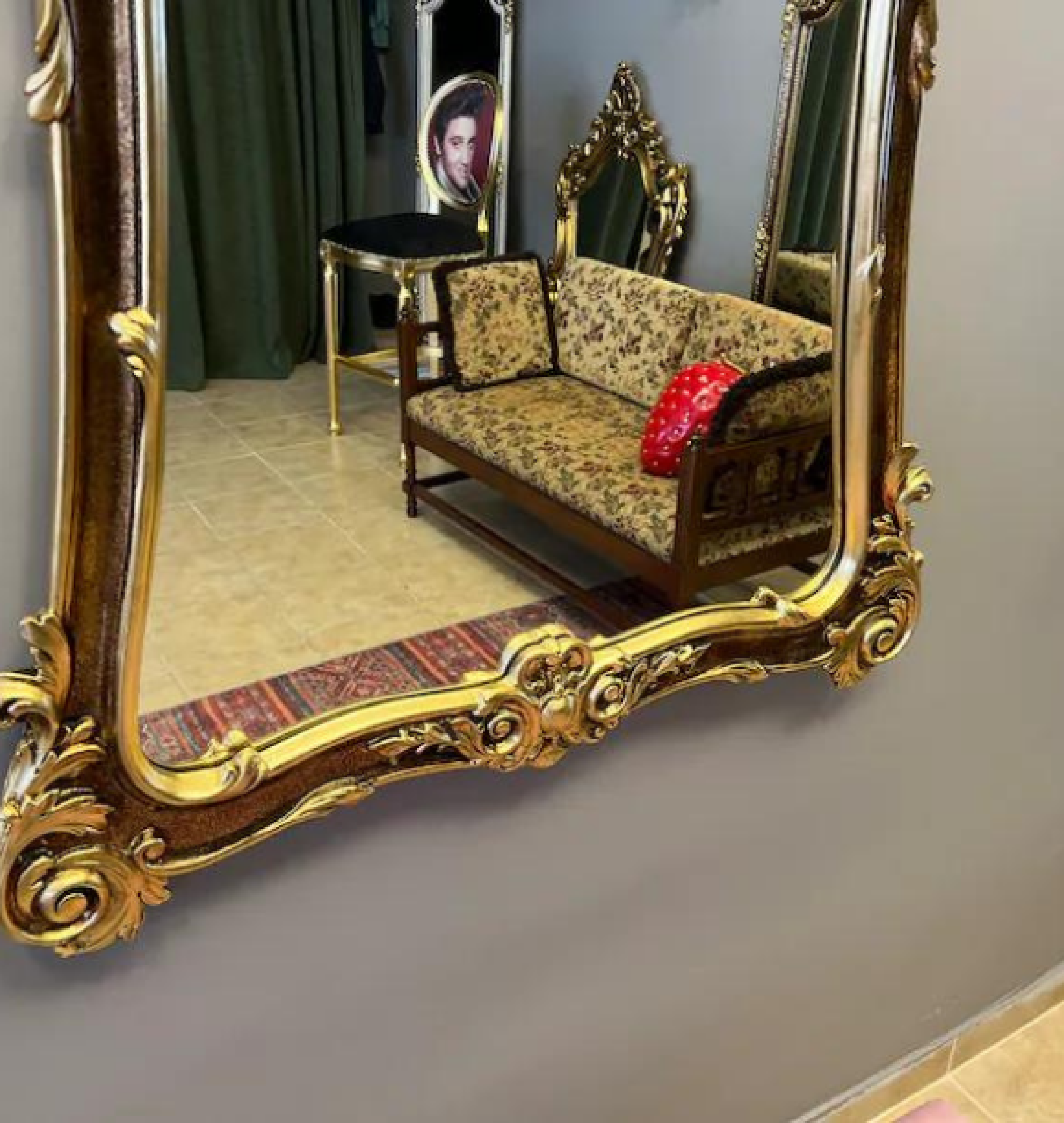keyhole mirror