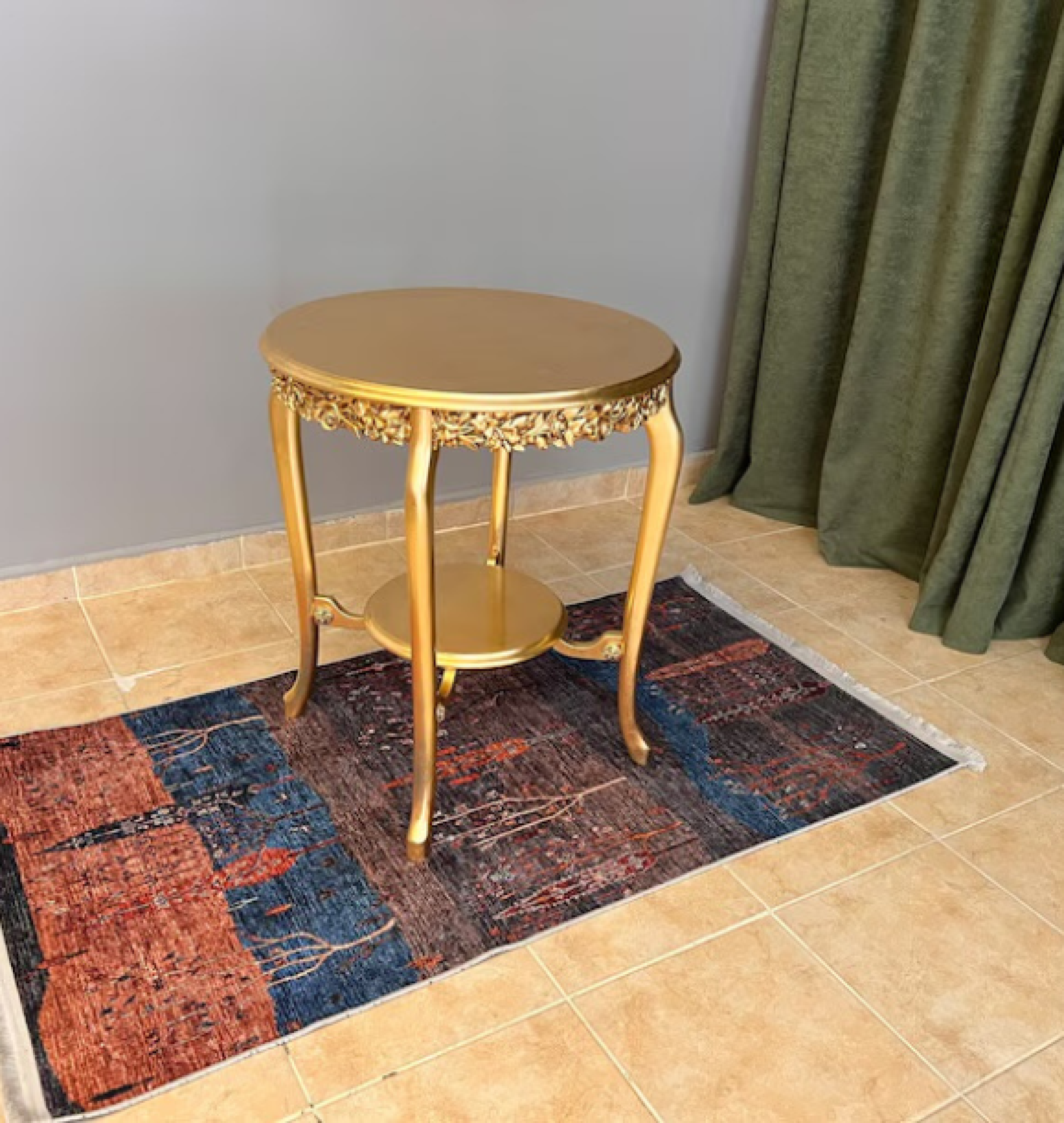 gold table