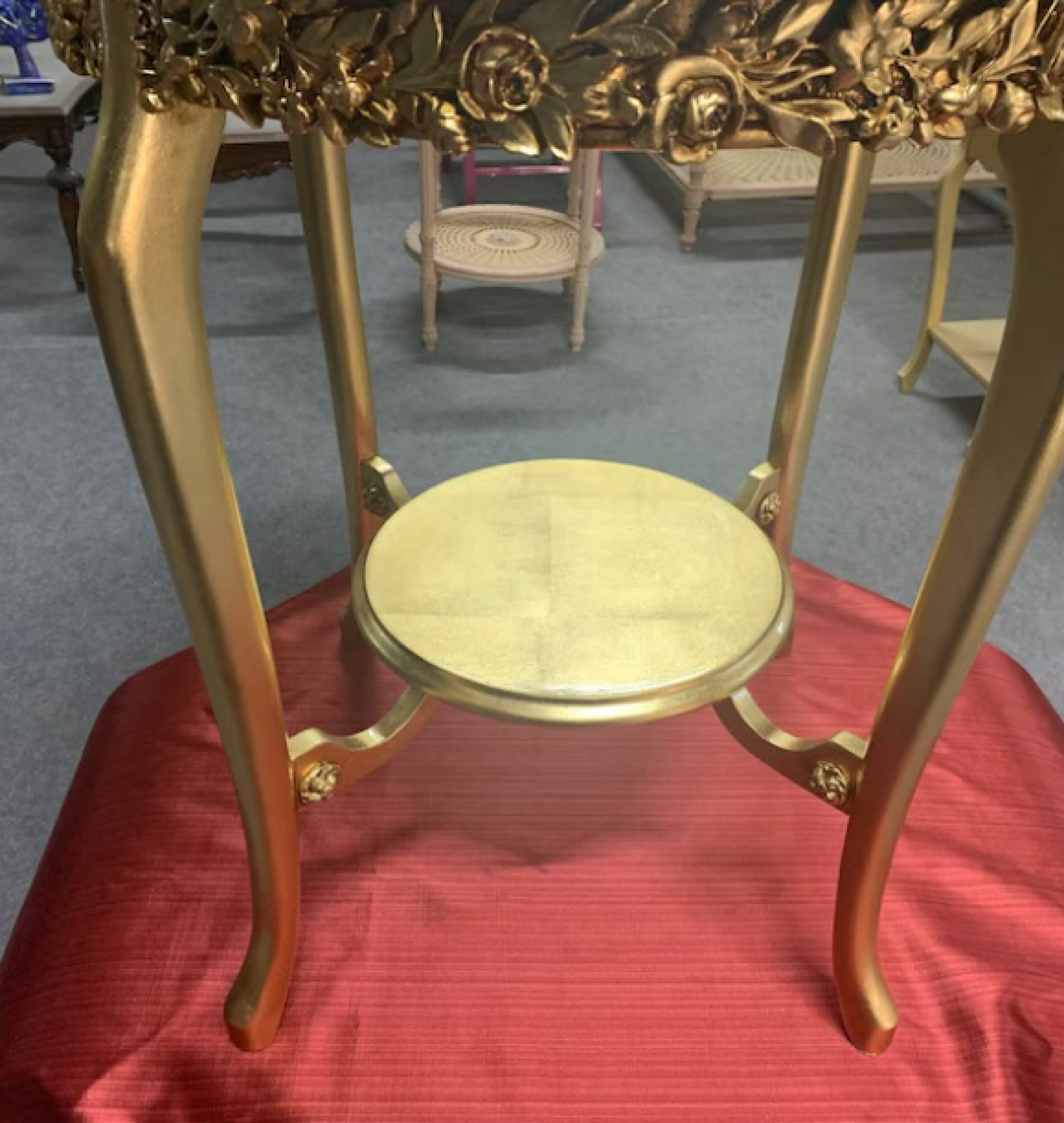gold table