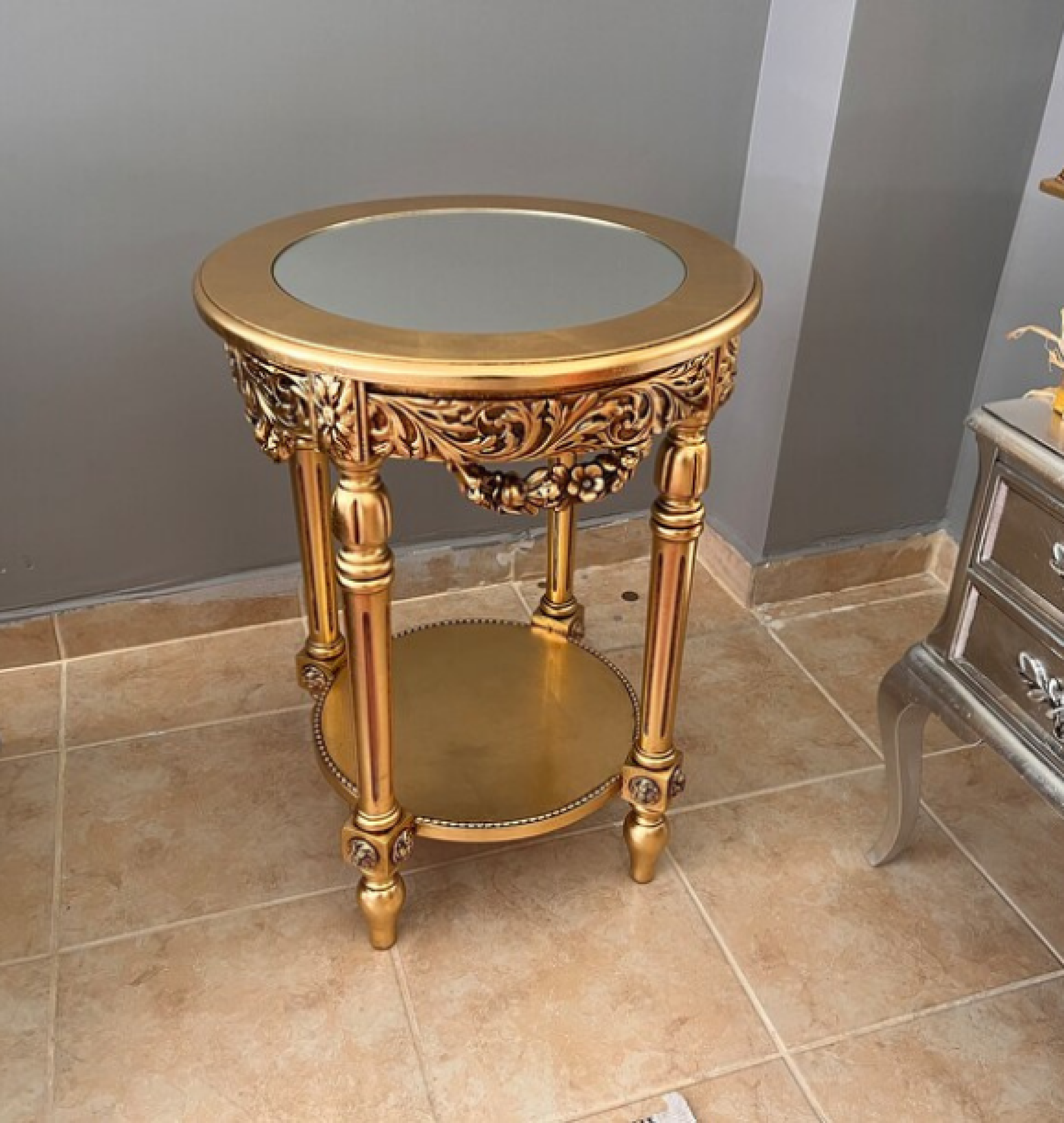 gold table