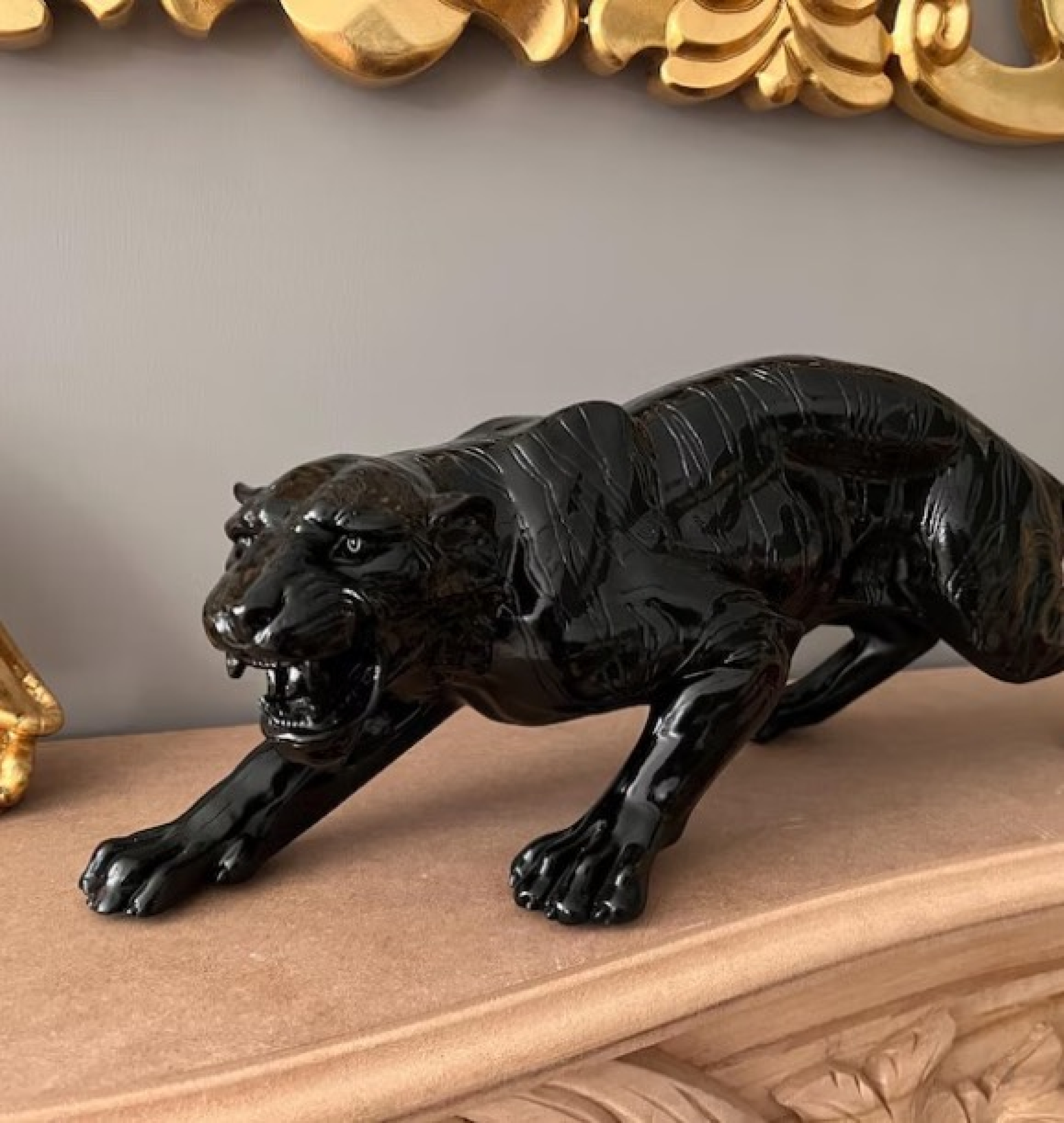 tiger sculpture