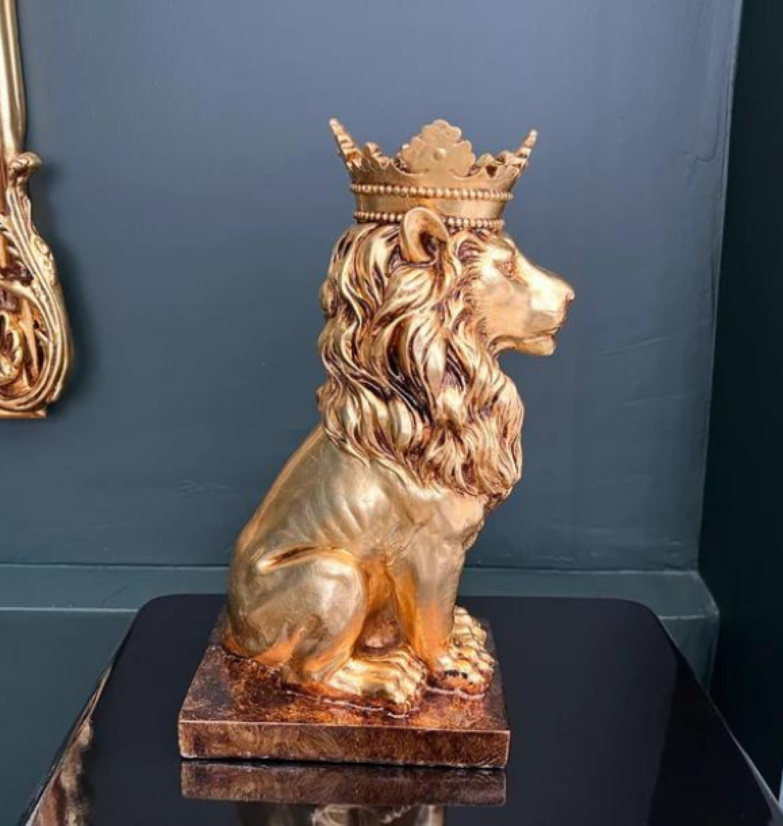 lion sculpture