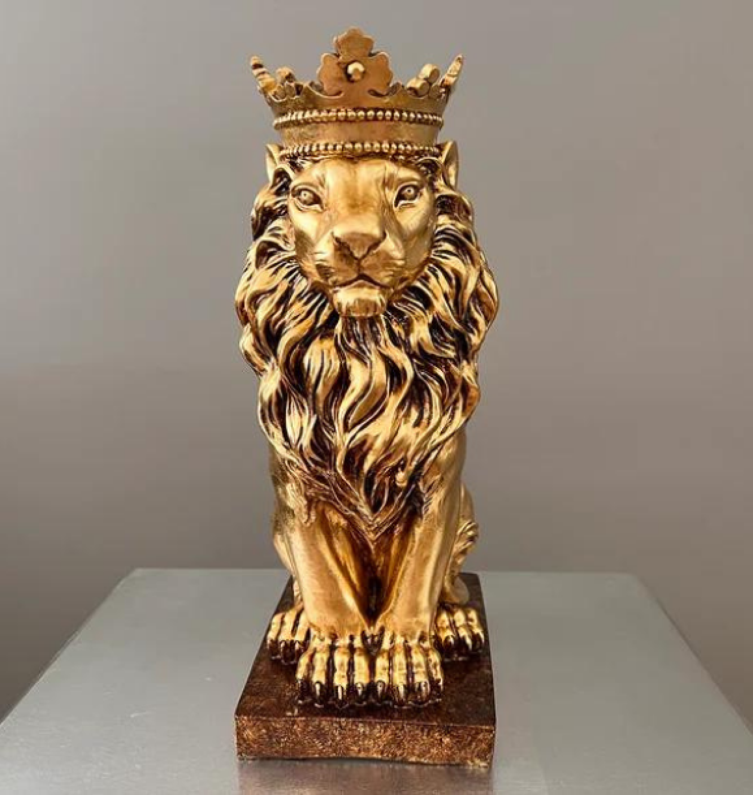 lion sculpture