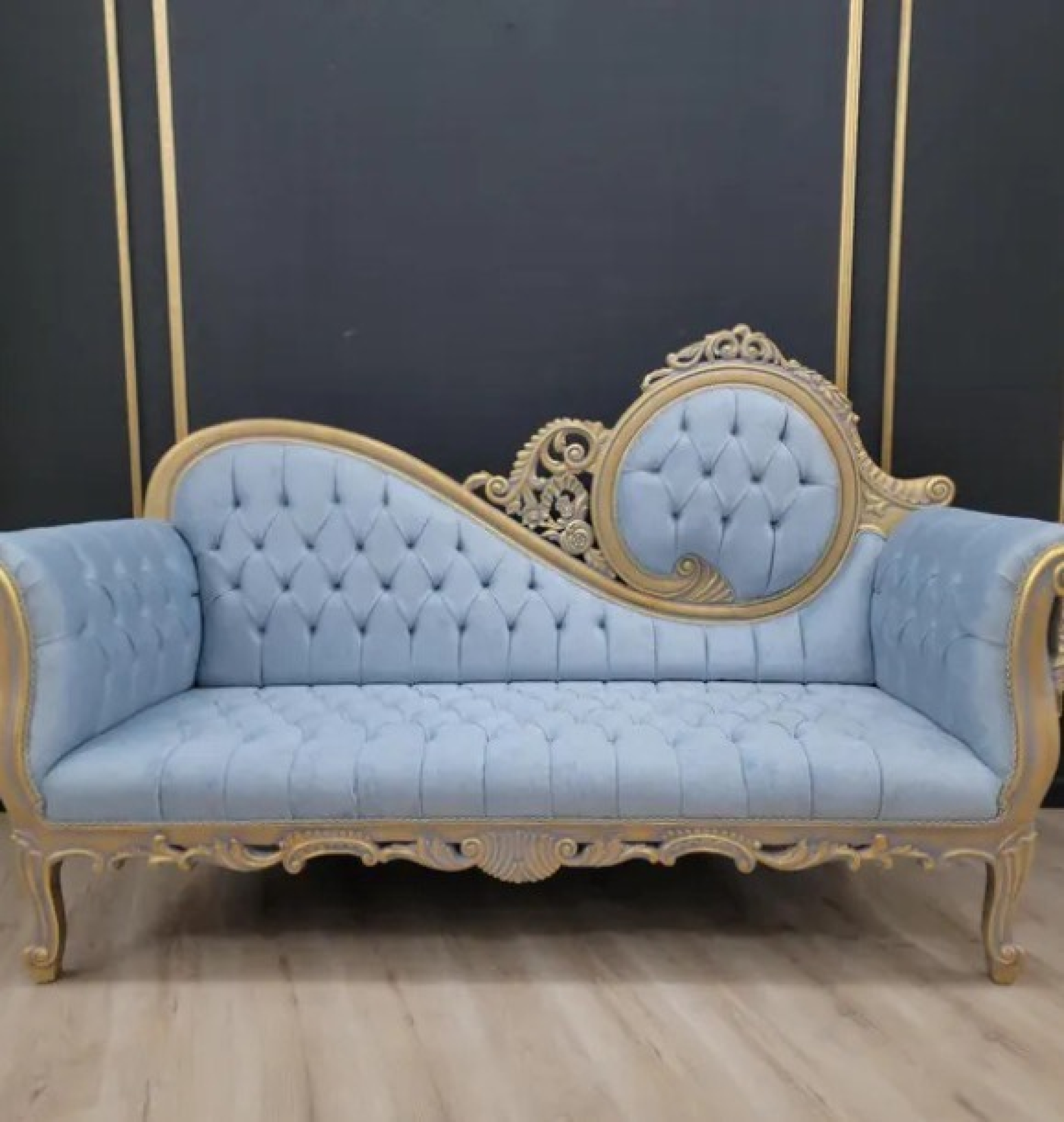 powder chaise