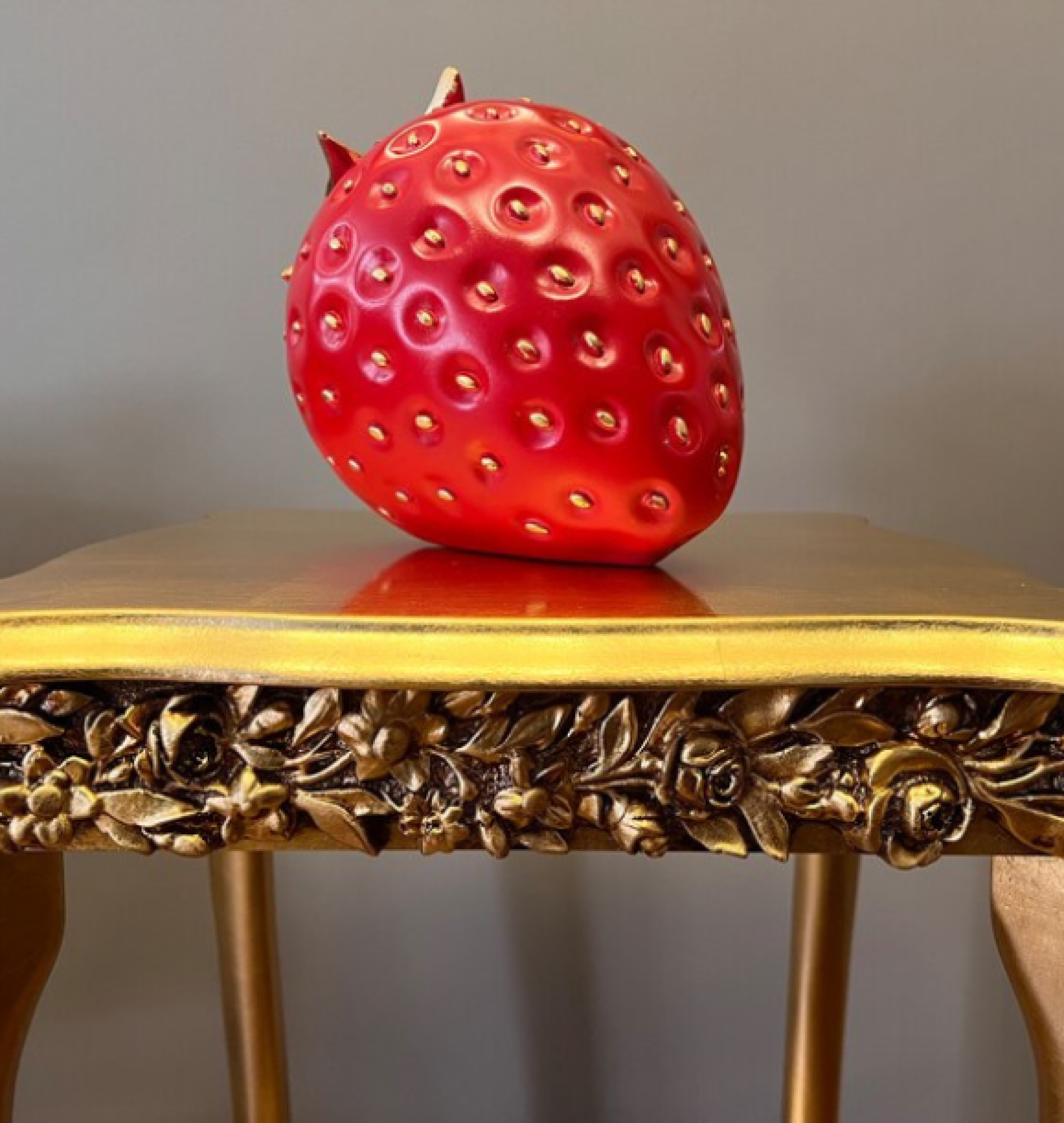 gold table
