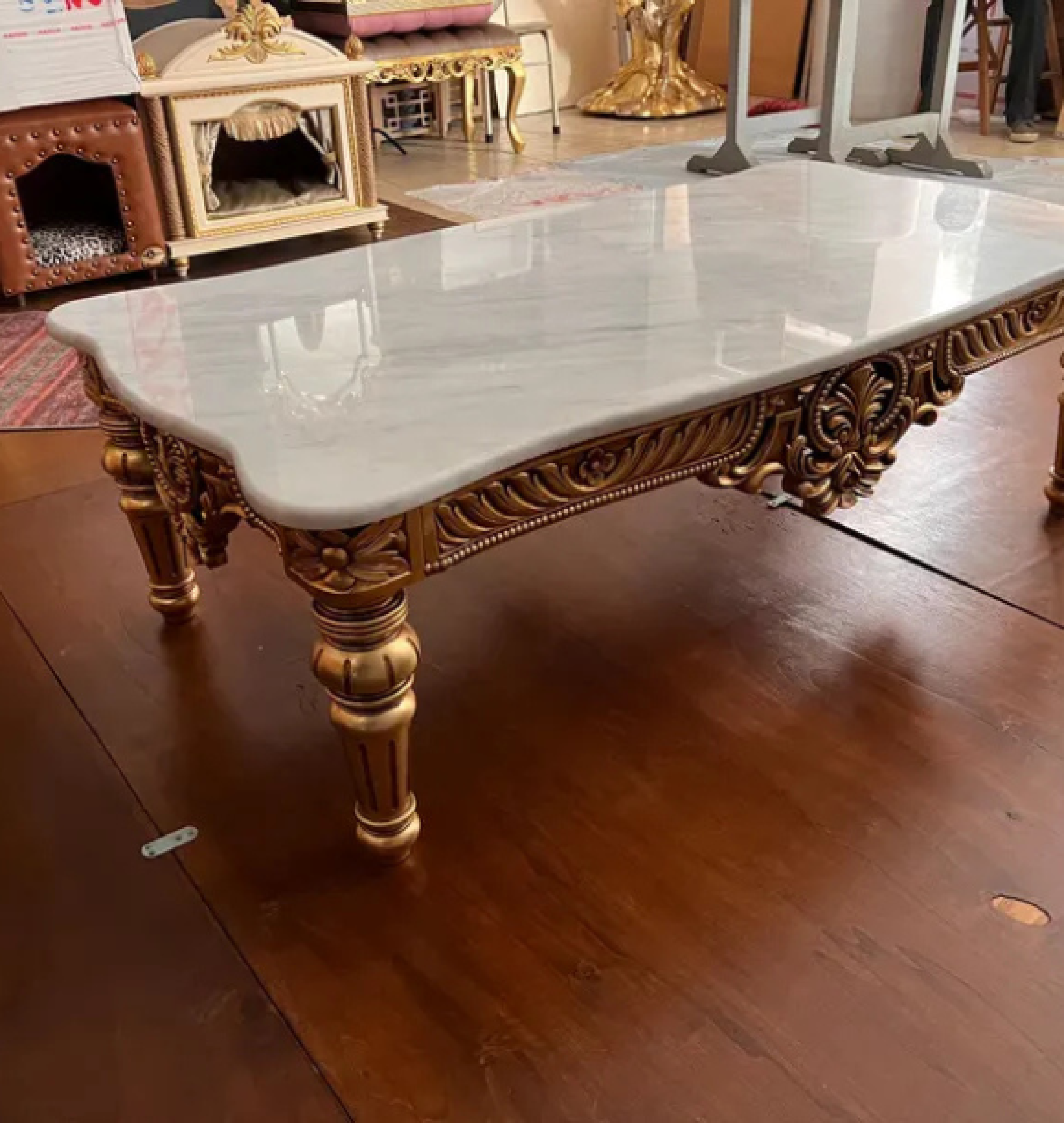gold table