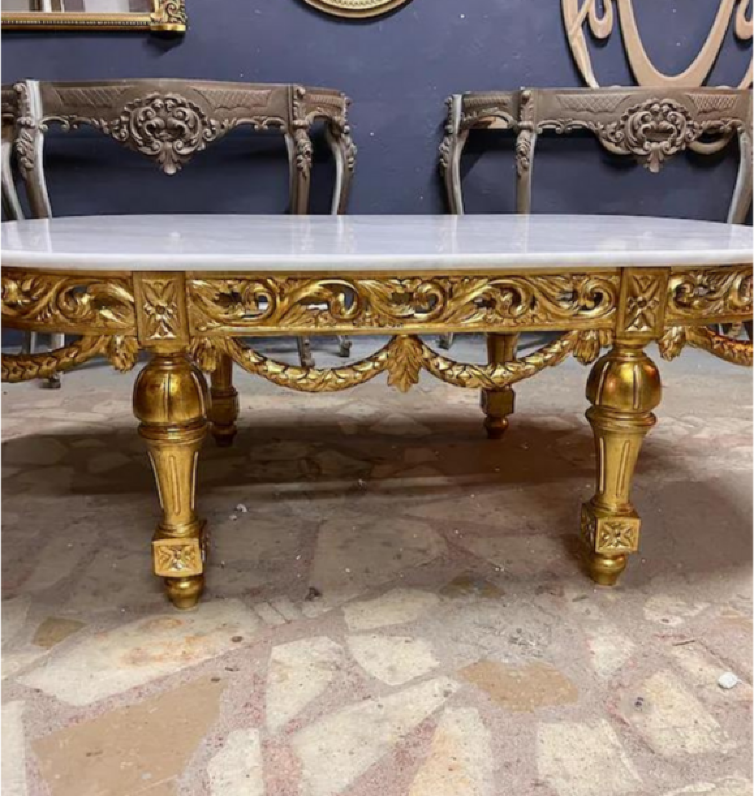 gold table