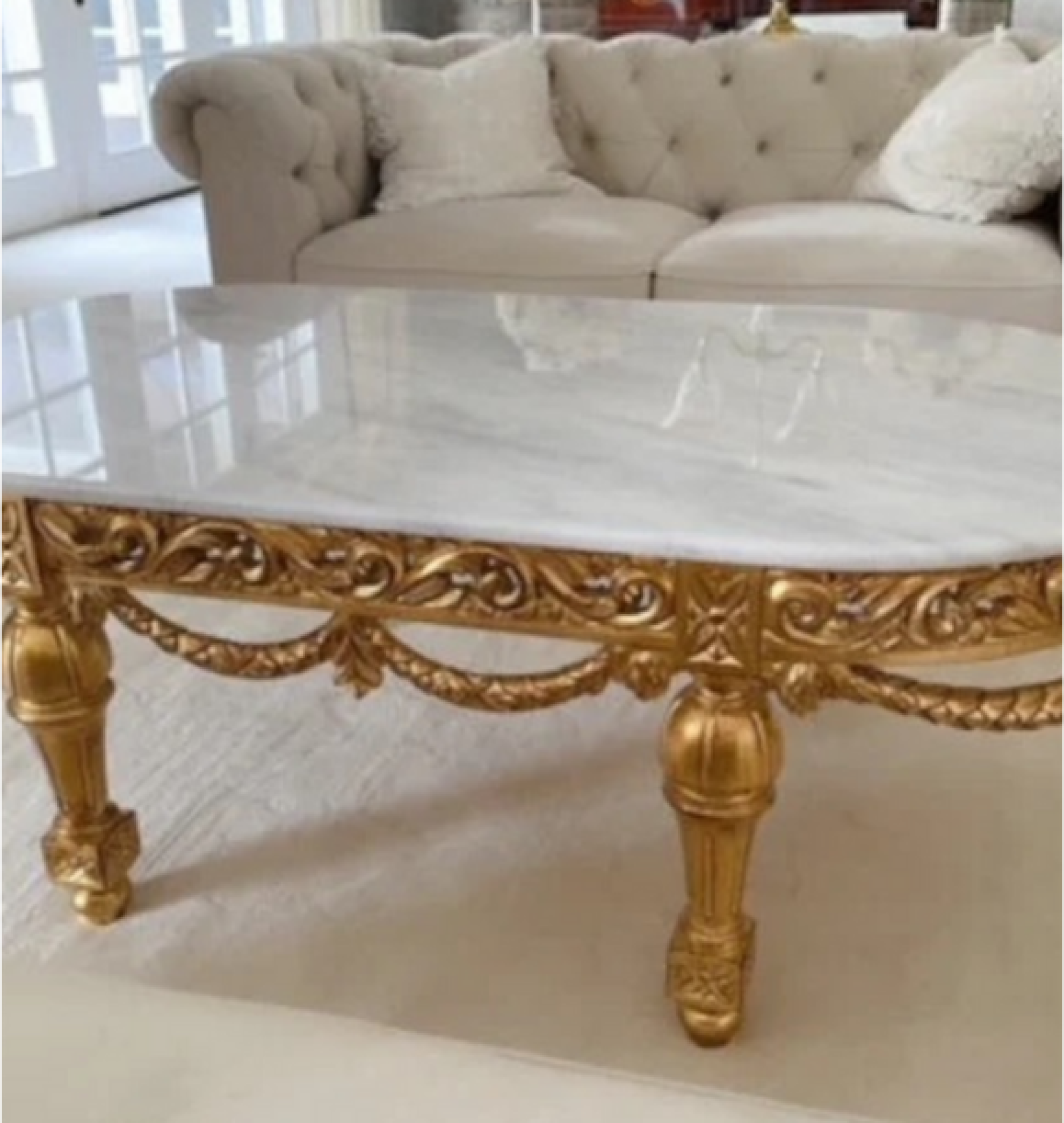 gold table