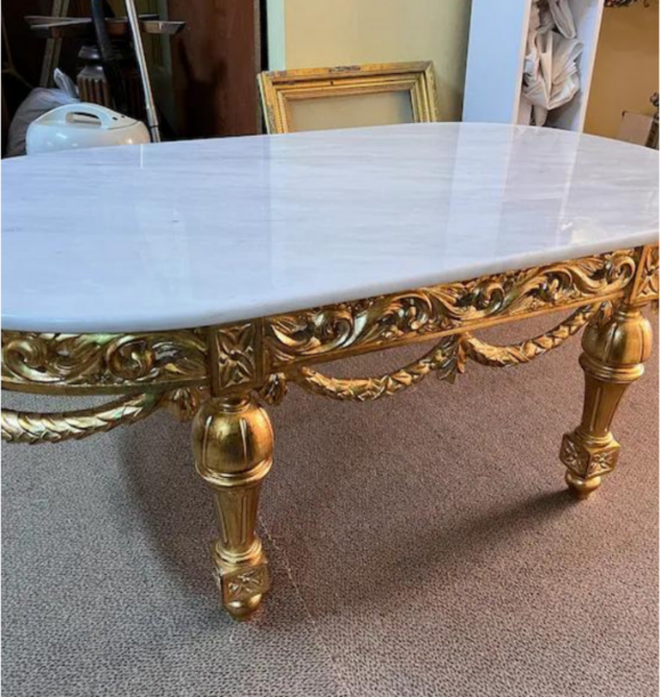 gold table