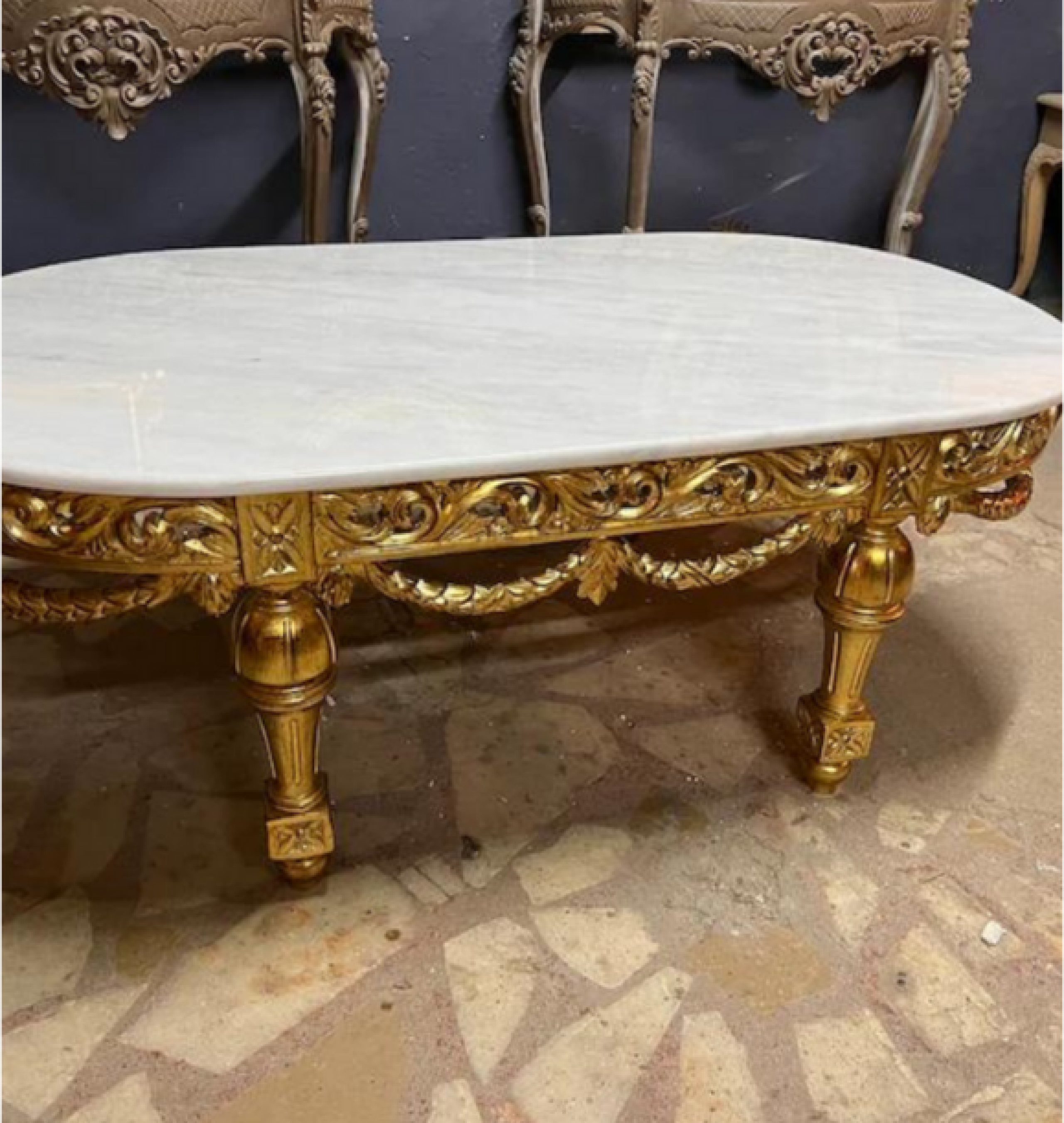 gold table