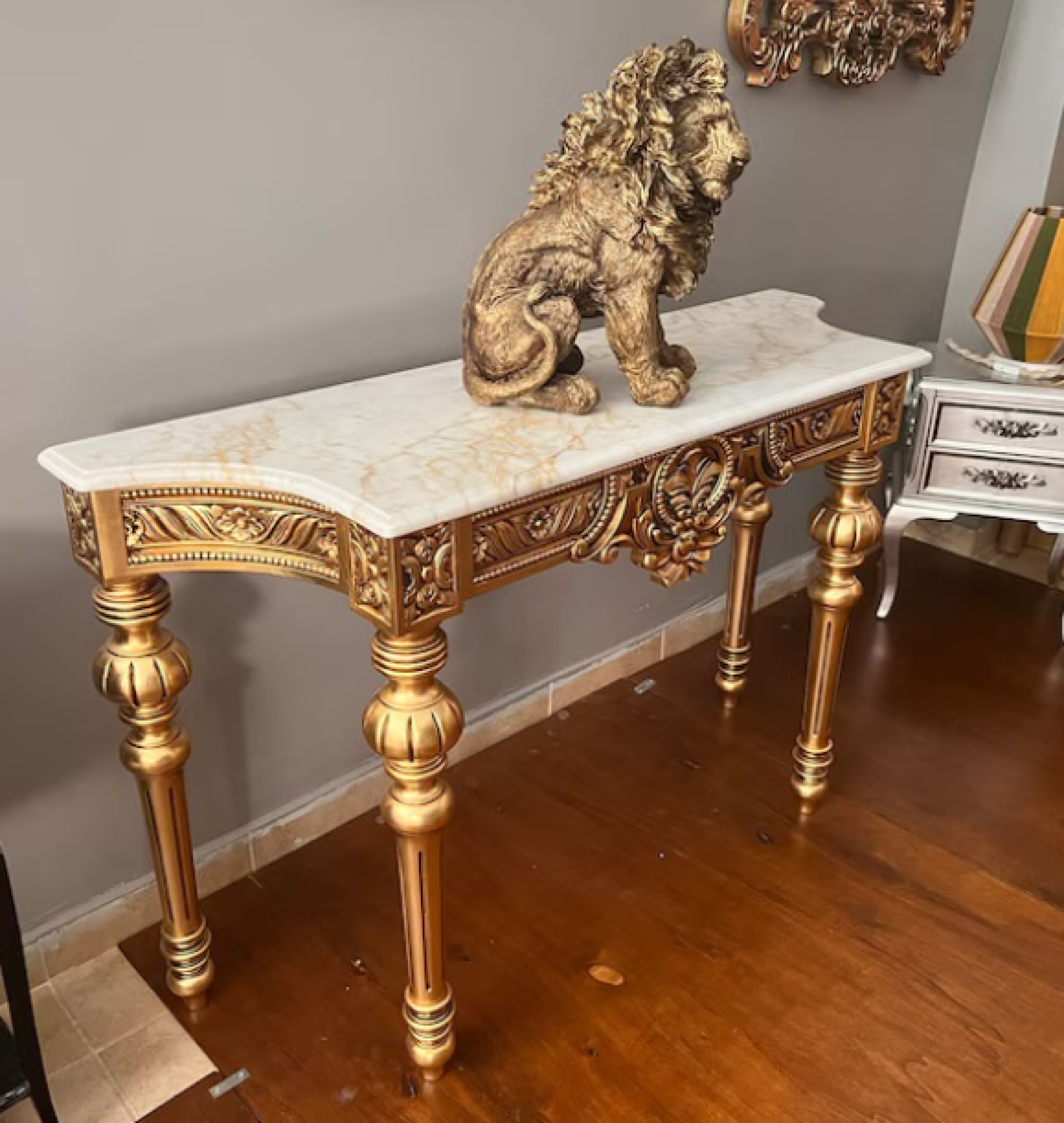 gold table